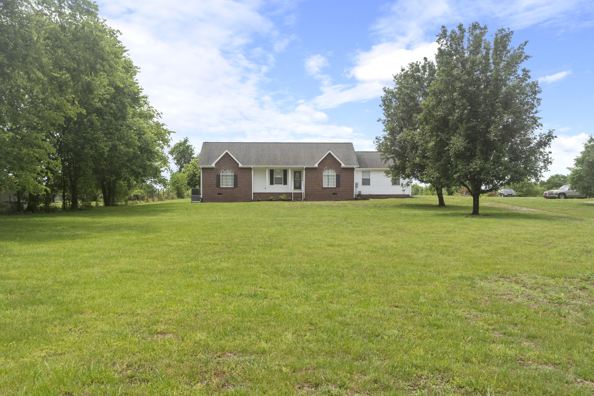 873 Rock Springs Rd, Castalian Springs, TN 37031