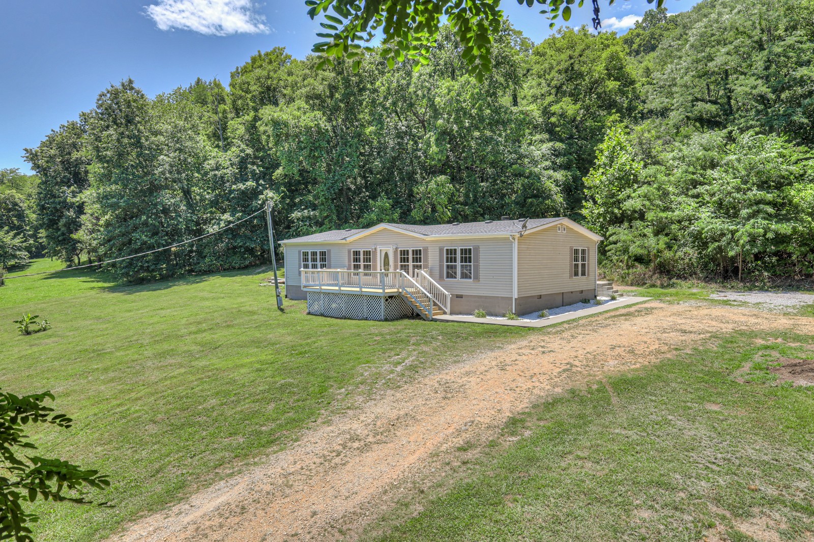 4002 Rippey Lake Rd, Mount Pleasant, TN 38474