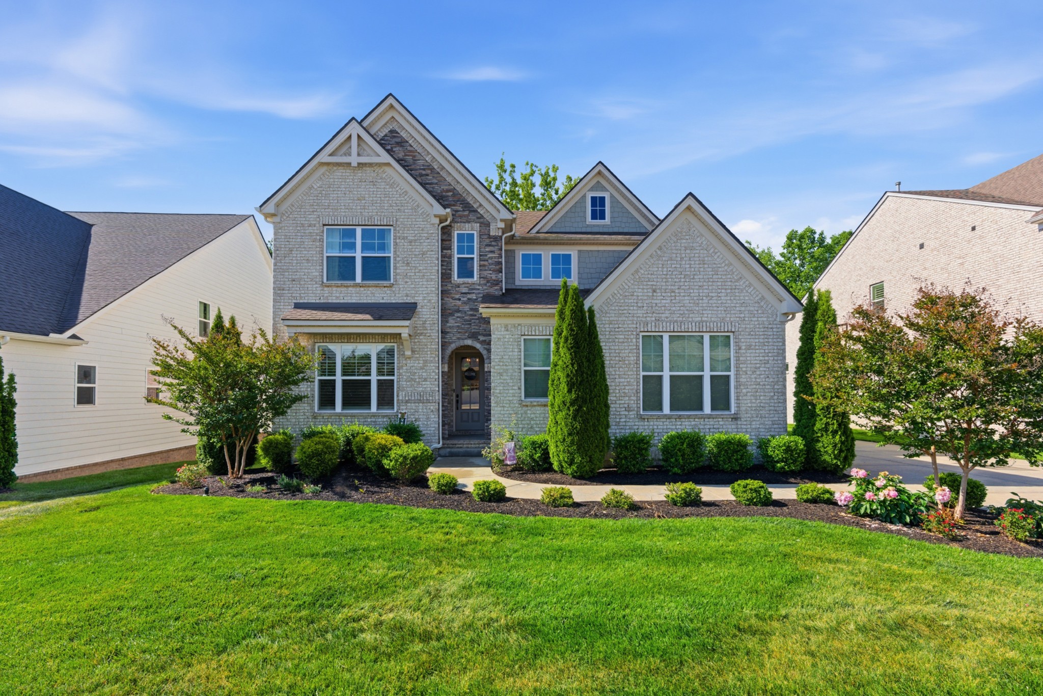 1089 River Oaks Blvd, Lebanon, TN 37090