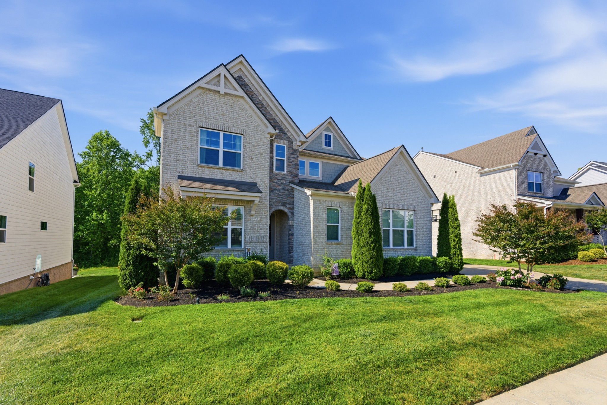 1089 River Oaks Blvd, Lebanon, TN 37090