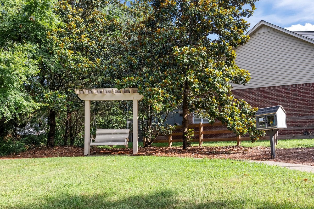 7020 Bridgeport Dr, Nashville, TN 37221