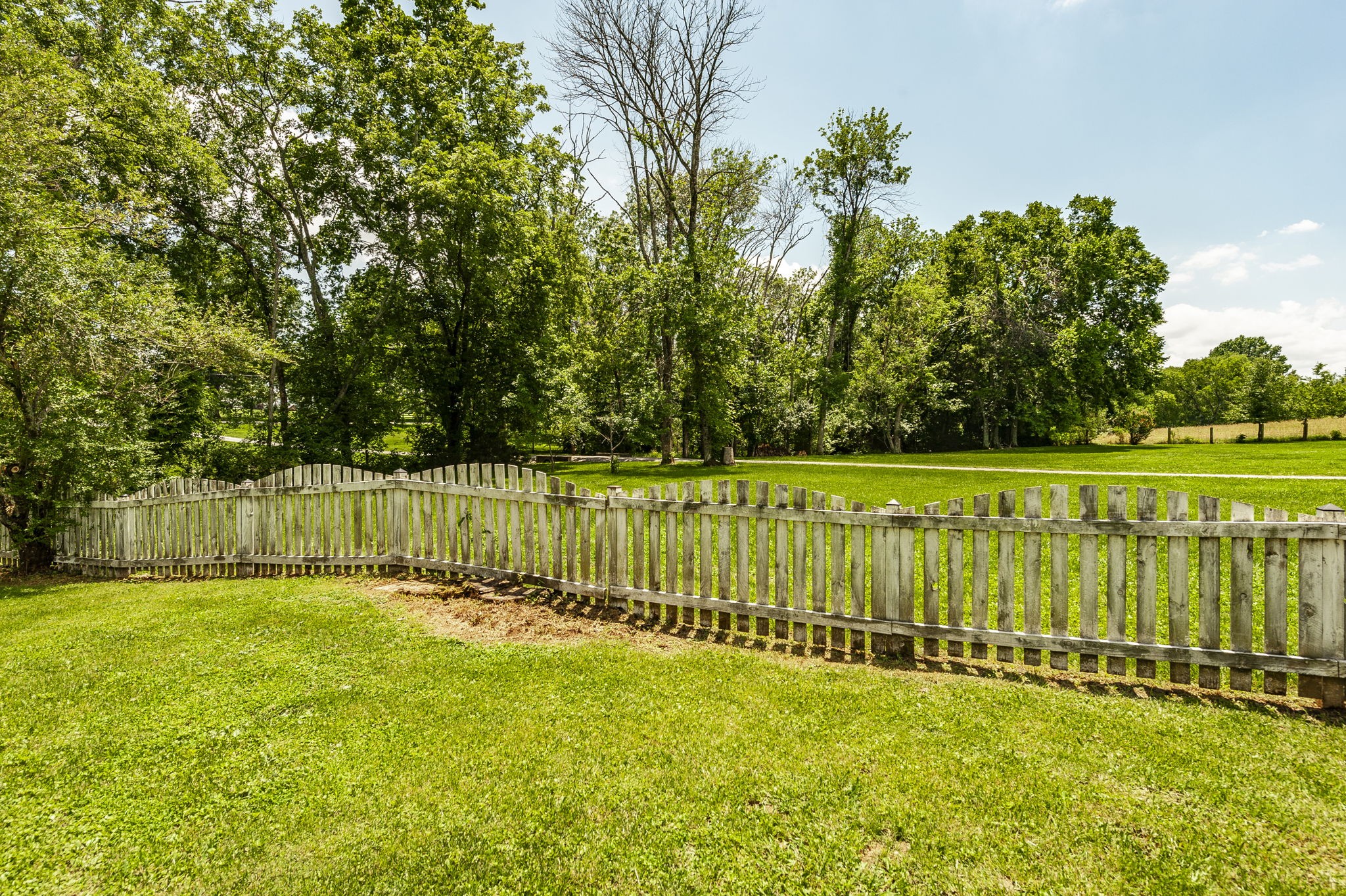 1511 Long Hollow Pike, Gallatin, TN 37066