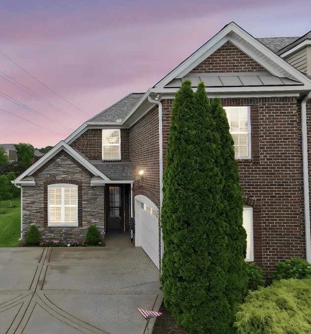 1010 Larkwood Dr, Hermitage, TN 37076