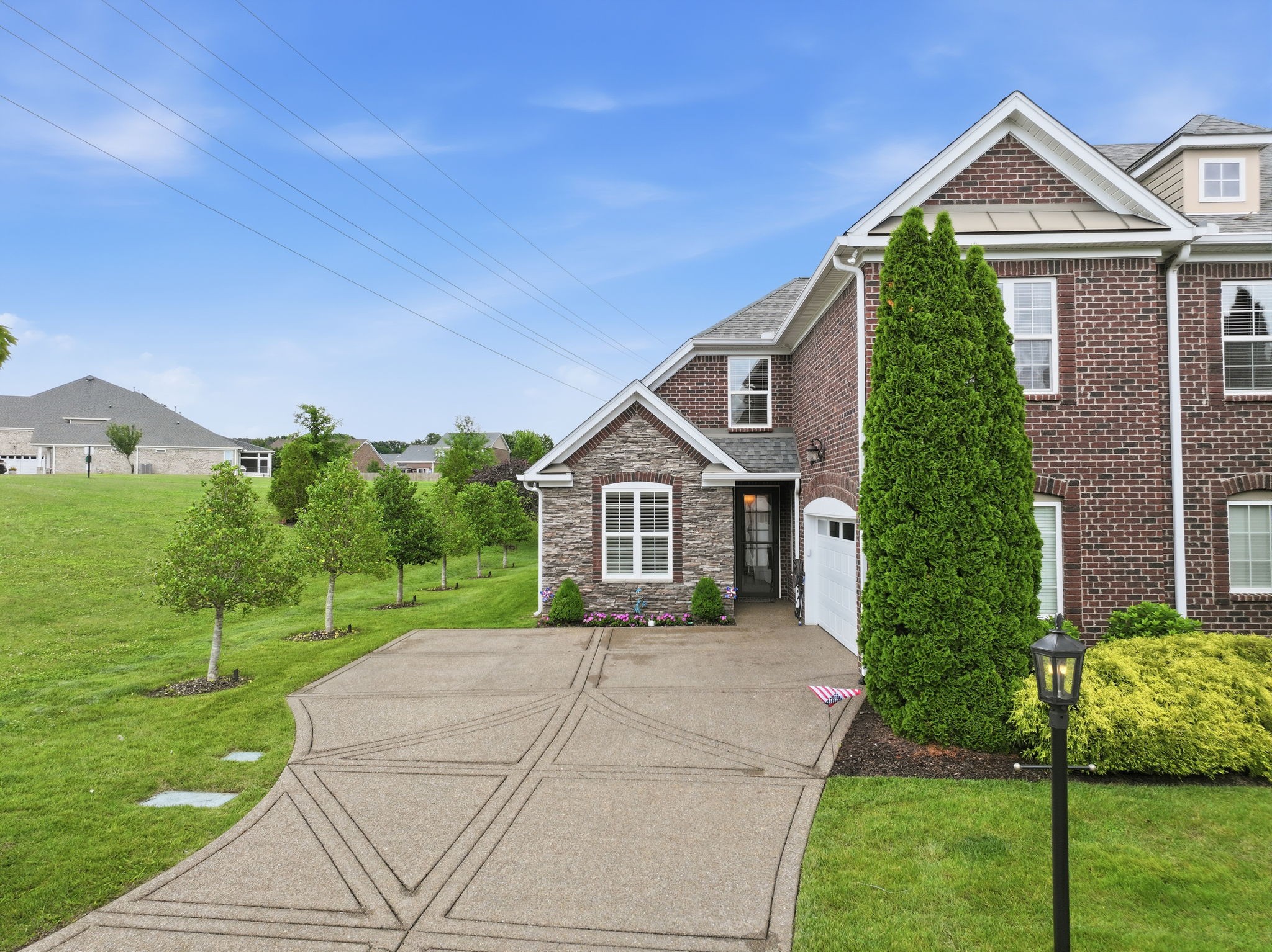 1010 Larkwood Dr, Hermitage, TN 37076