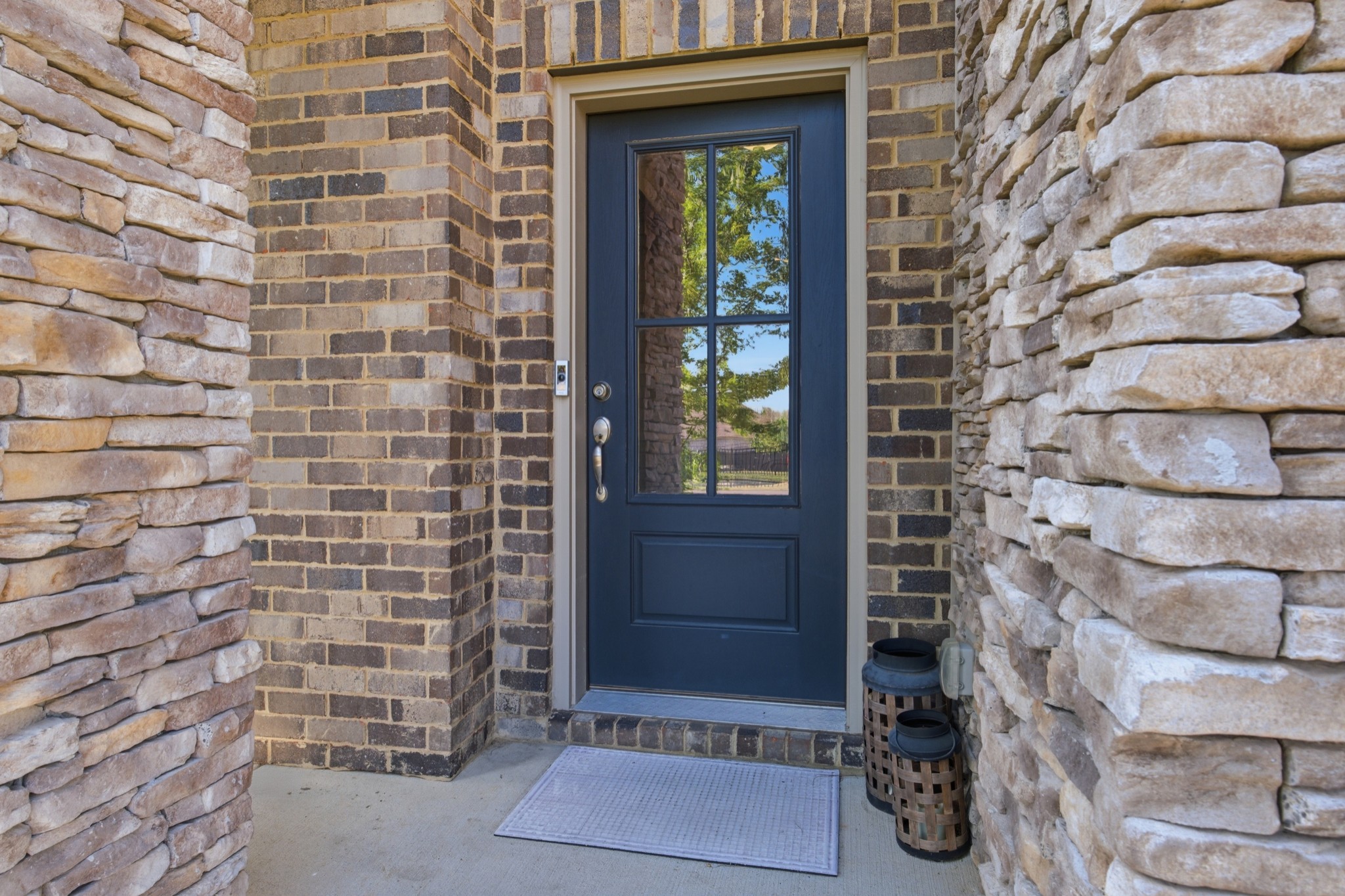 4925 Riverbank Dr, Hermitage, TN 37076
