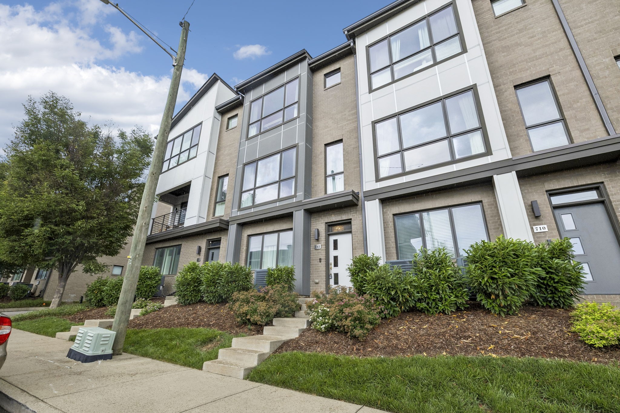 712 Melpark Dr, Nashville, TN 37204