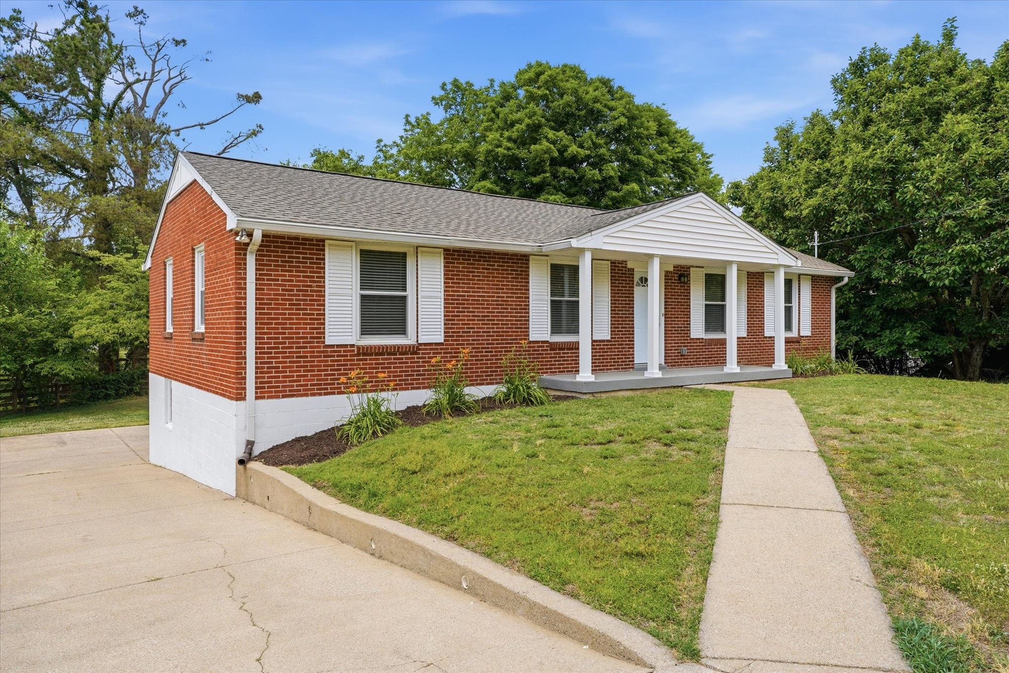 4703 Langston Dr, Nashville, TN 37211