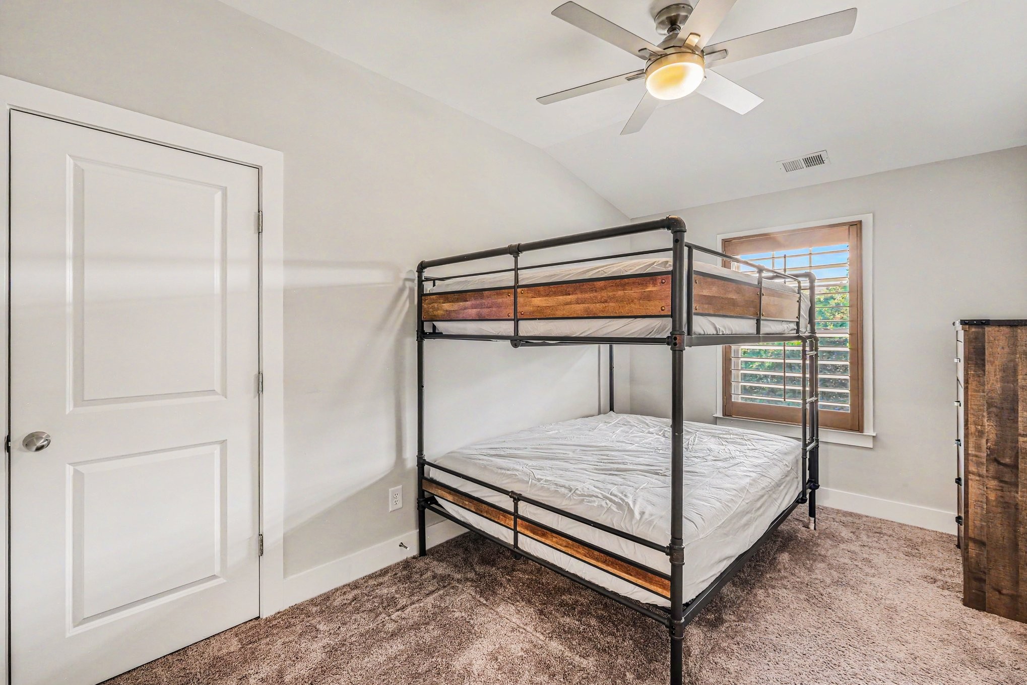 1144 Lock 4 Rd #H3, Gallatin, TN 37066