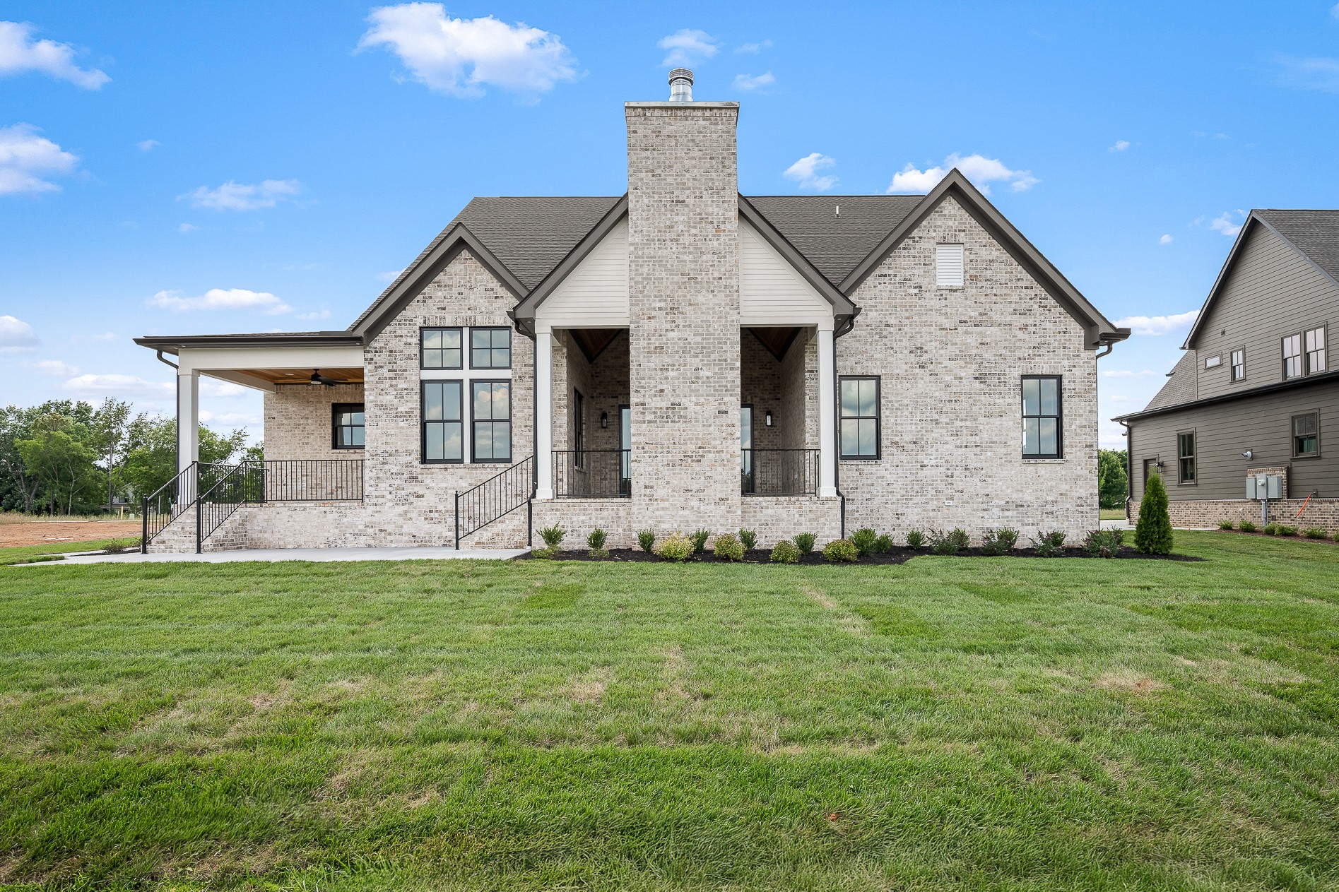 1918 Gene Dixon Dr, Murfreesboro, TN 37129