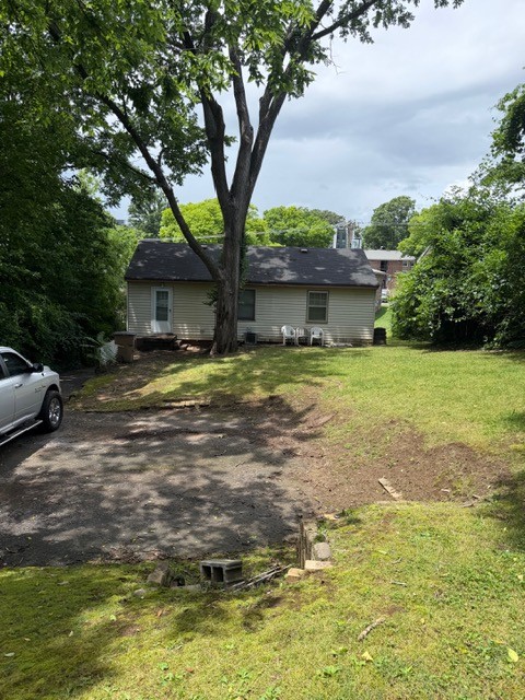 704 Glenview Dr E, Nashville, TN 37206