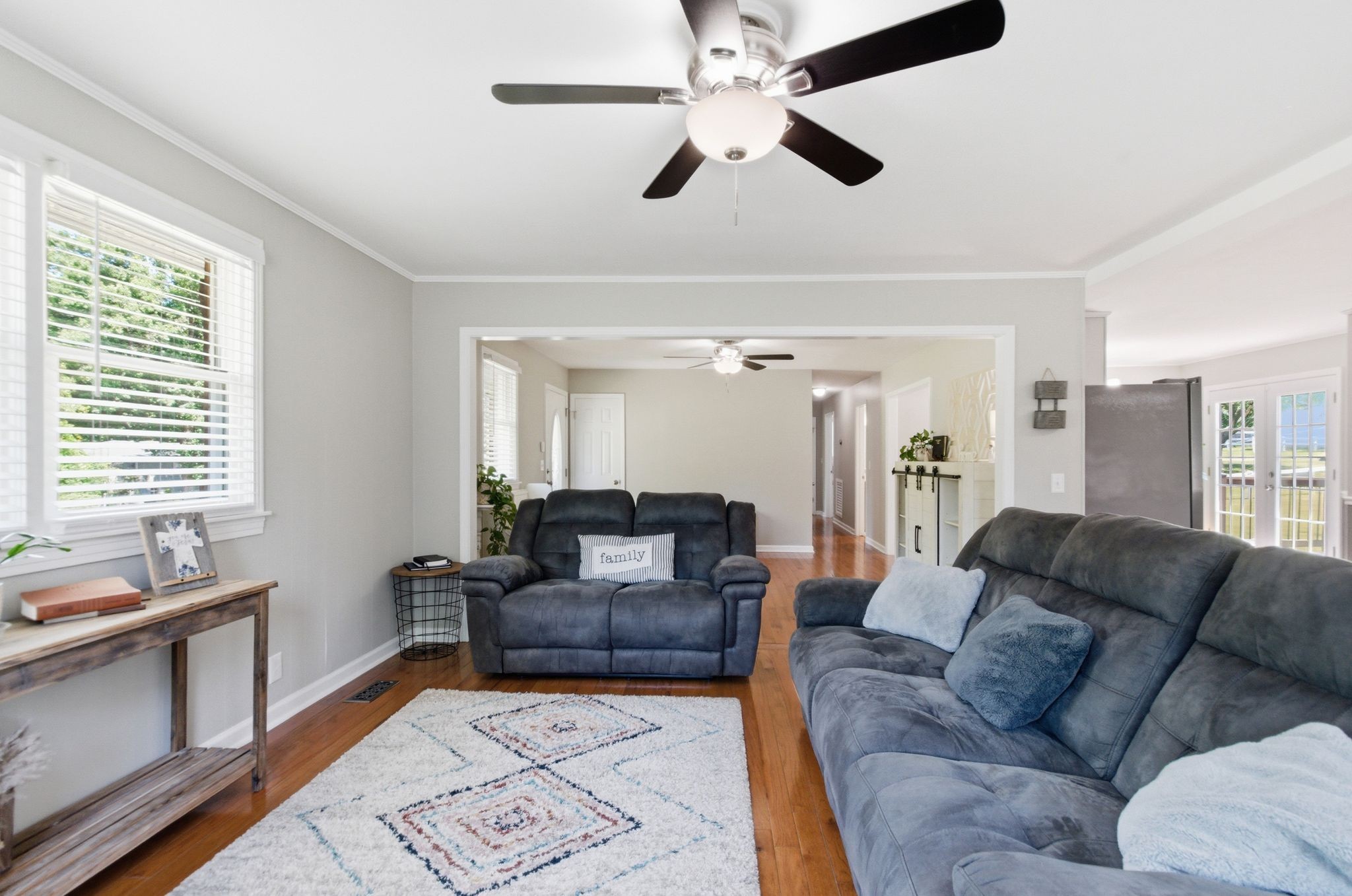 307 S Hummingbird Ln, Dickson, TN 37055