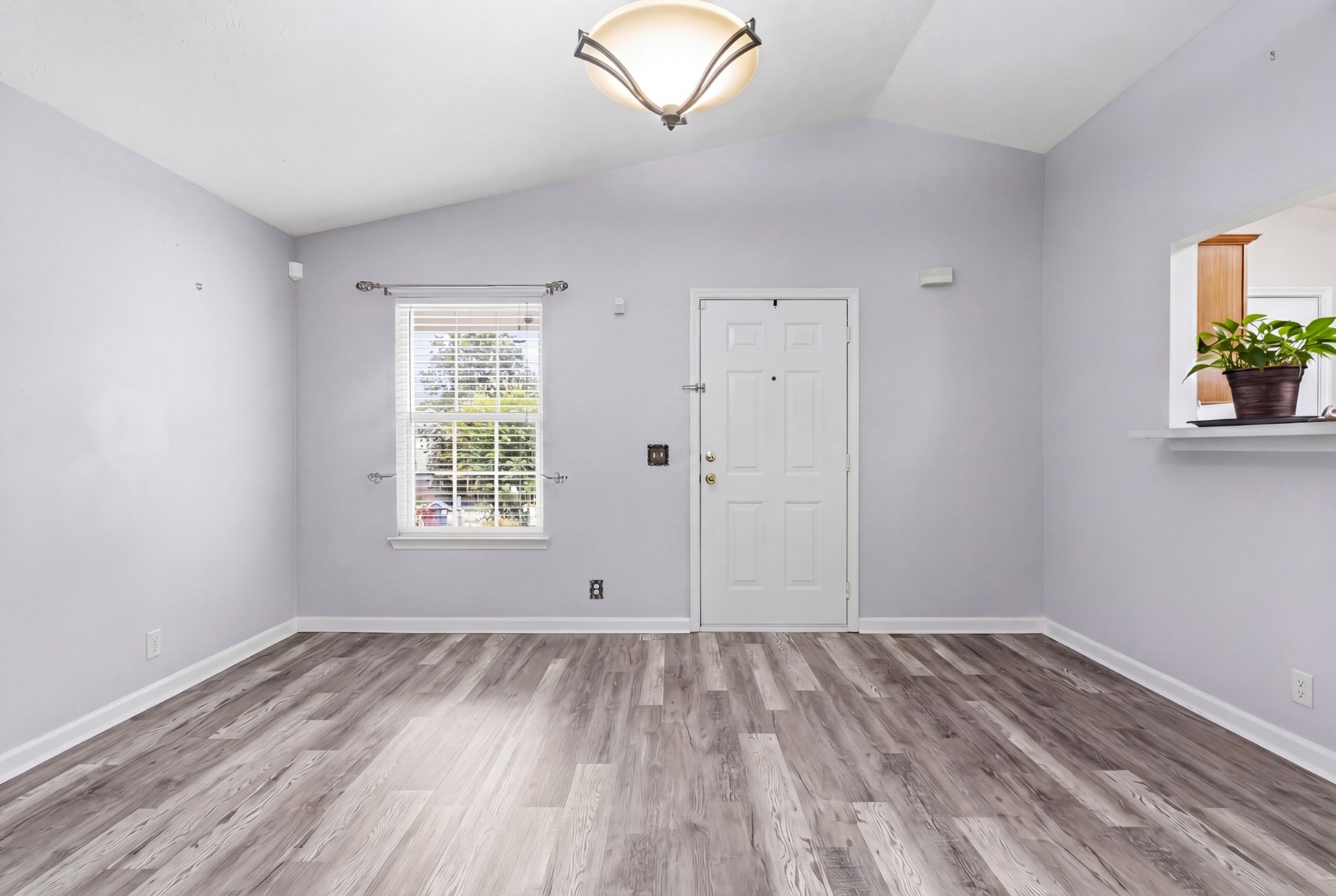 1541 James Gafford Dr, La Vergne, TN 37086