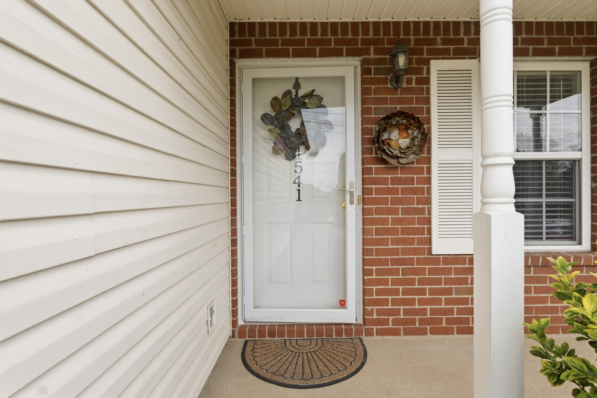 1541 James Gafford Dr, La Vergne, TN 37086
