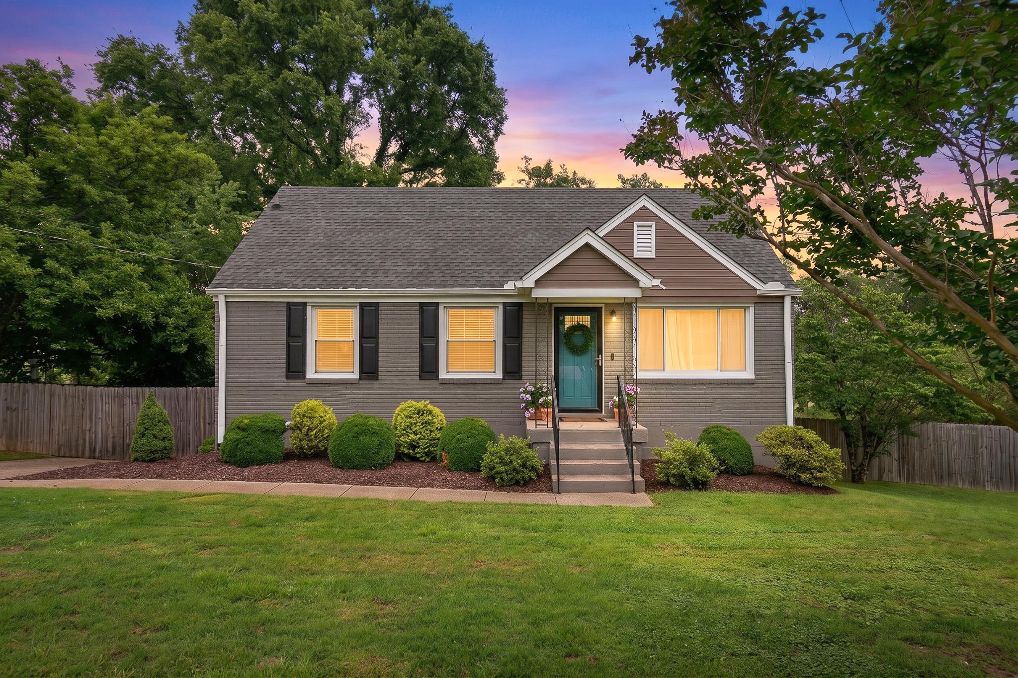 923 Shauna Dr, Nashville, TN 37214