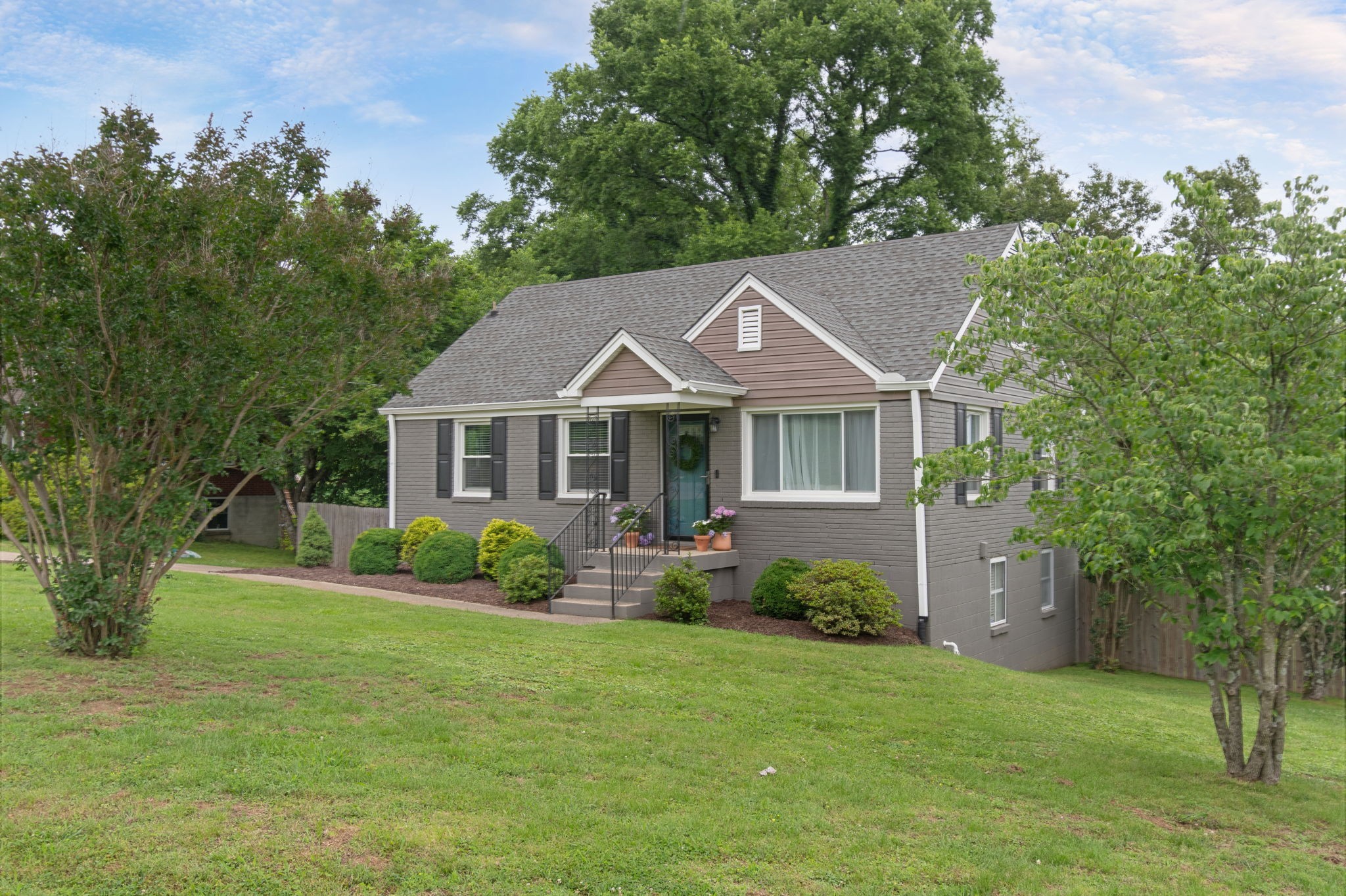 923 Shauna Dr, Nashville, TN 37214