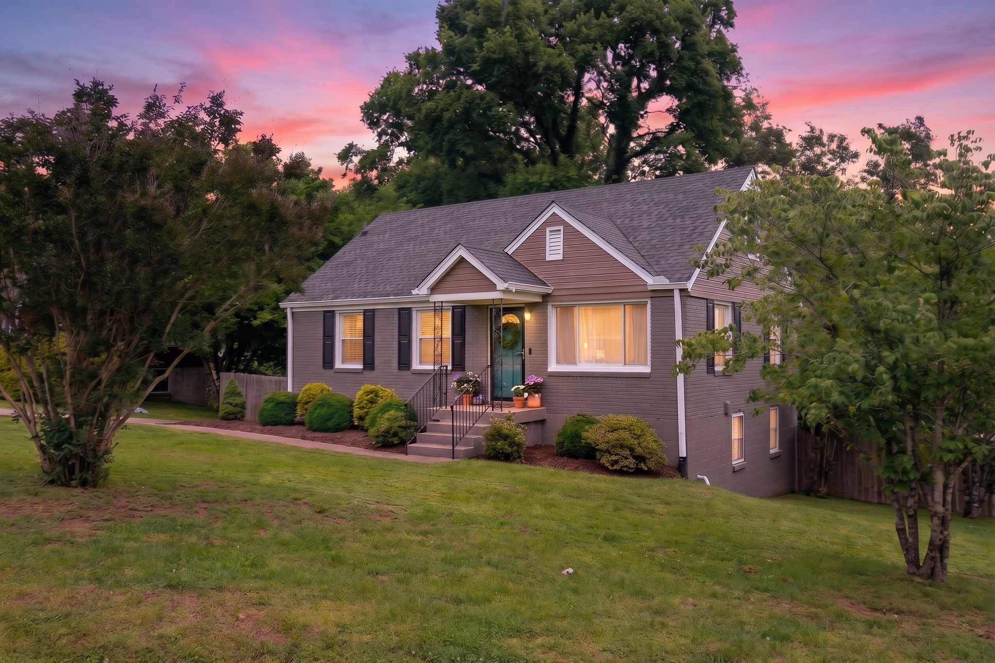 923 Shauna Dr, Nashville, TN 37214