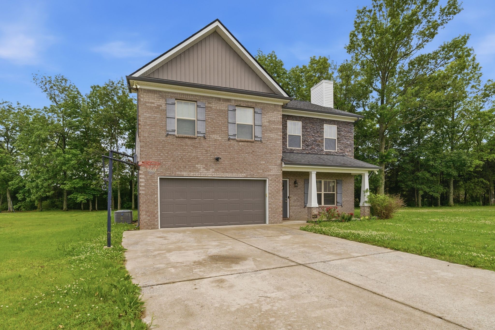 625 Eagleview Dr, Eagleville, TN 37060