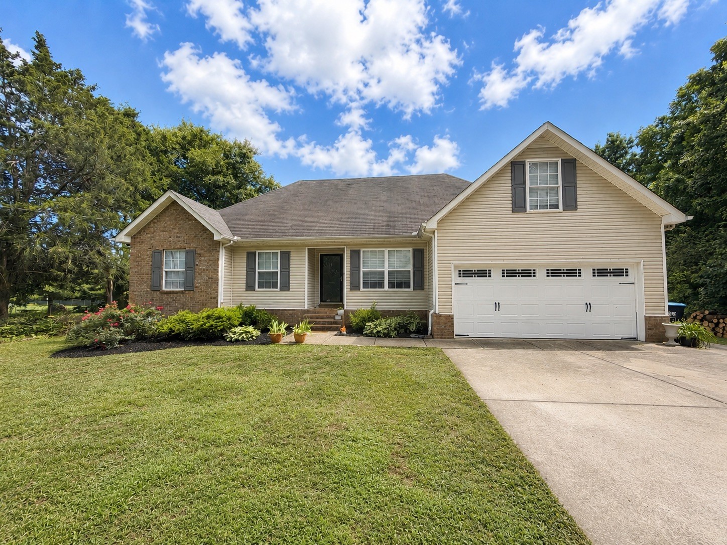 2509 Vanlawn Ln, Christiana, TN 37037