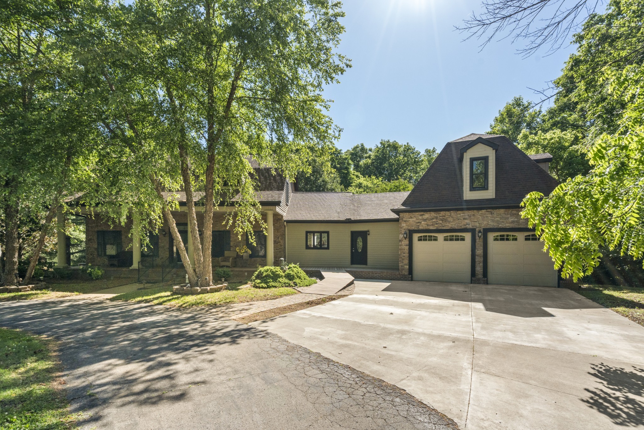 8238 Hawkins Rd, College Grove, TN 37046