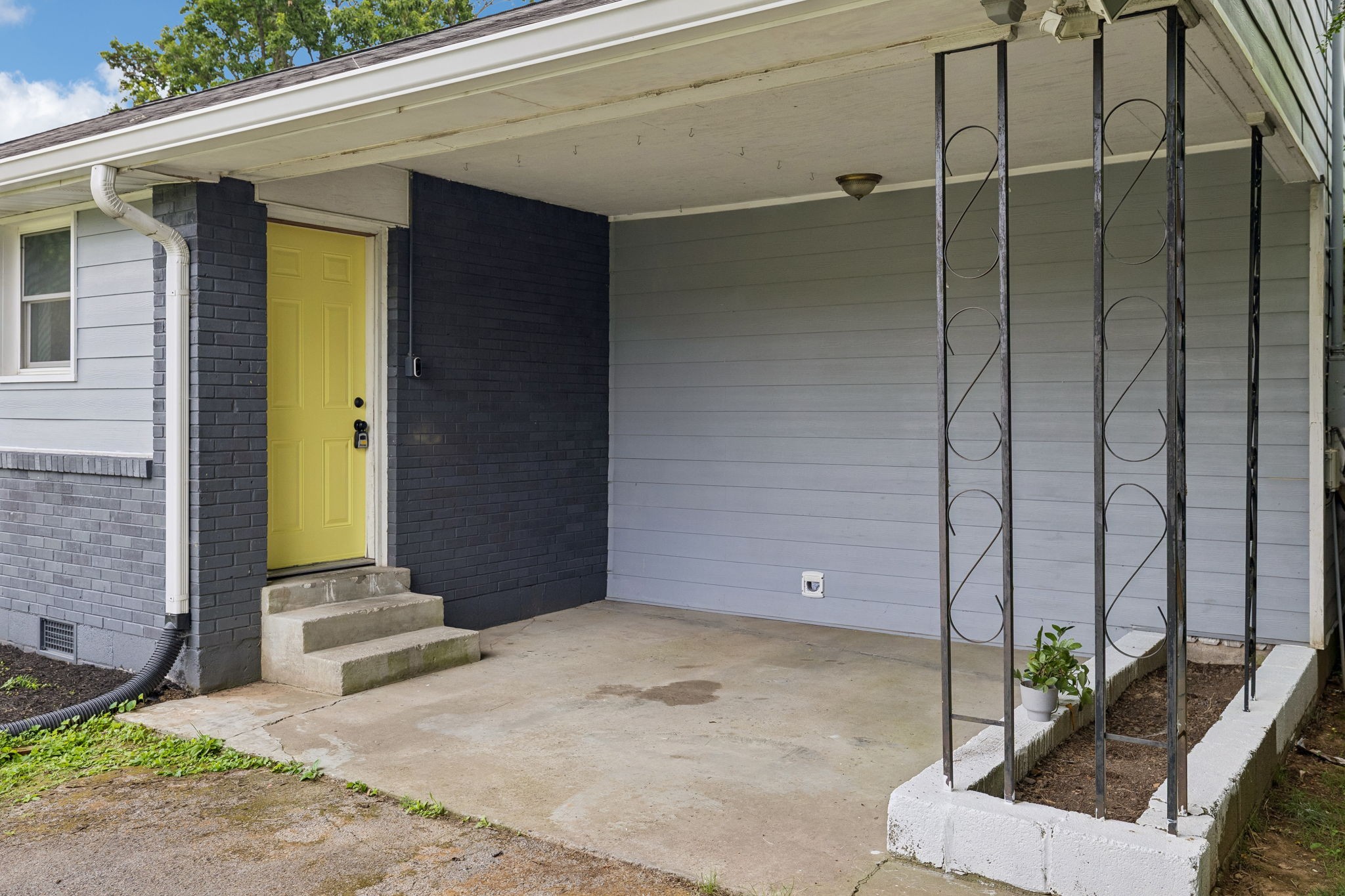 2525 Woodberry Dr, Nashville, TN 37214