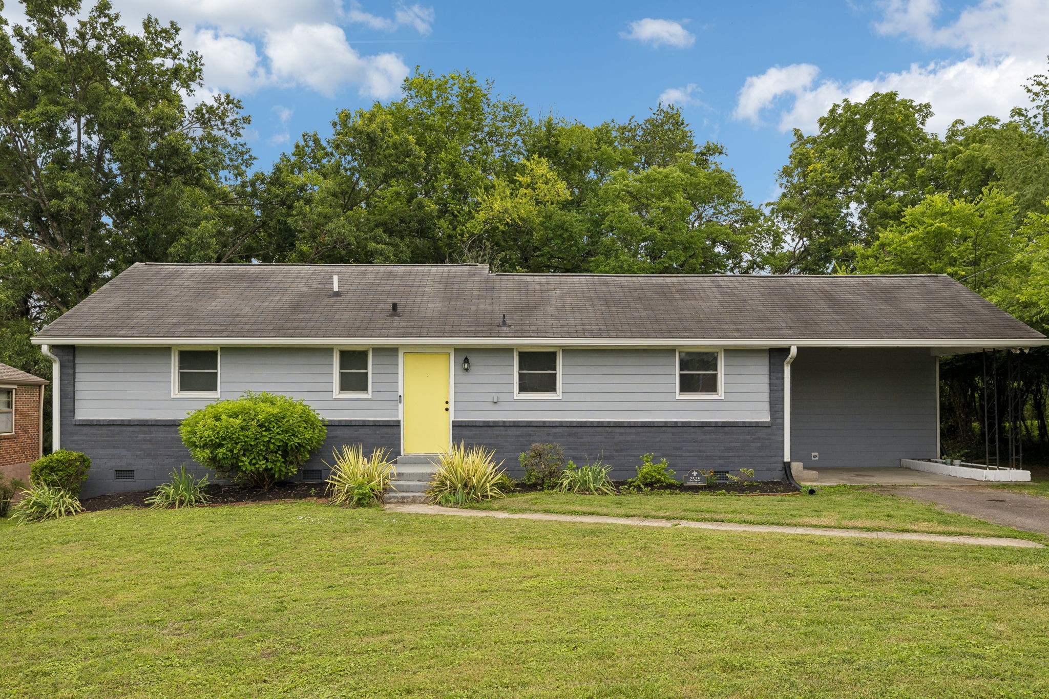 2525 Woodberry Dr, Nashville, TN 37214