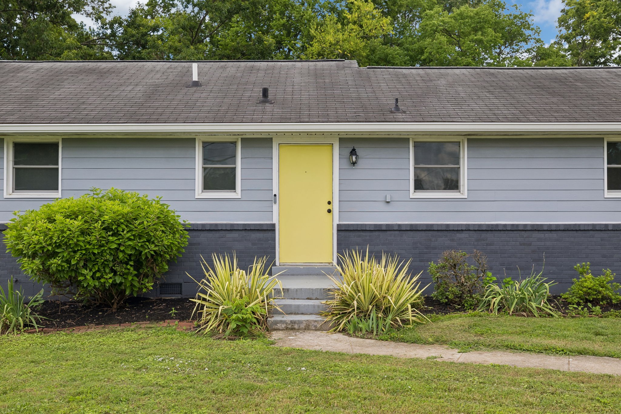 2525 Woodberry Dr, Nashville, TN 37214