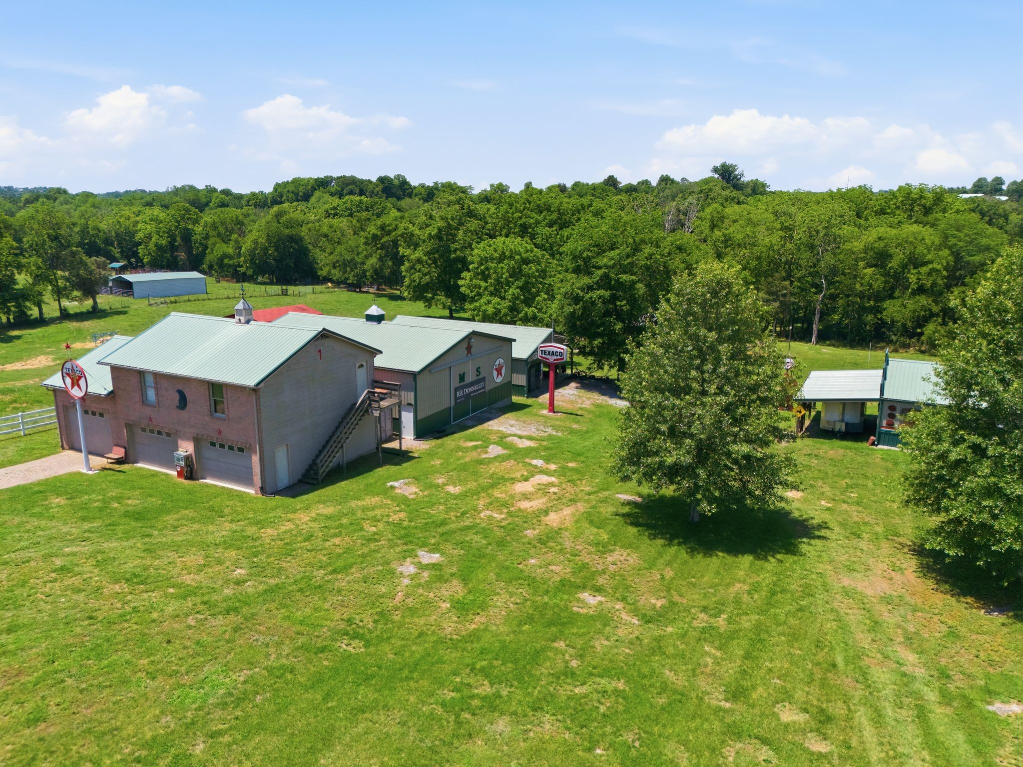 238 Zieglers Fort Rd, Gallatin, TN 37066