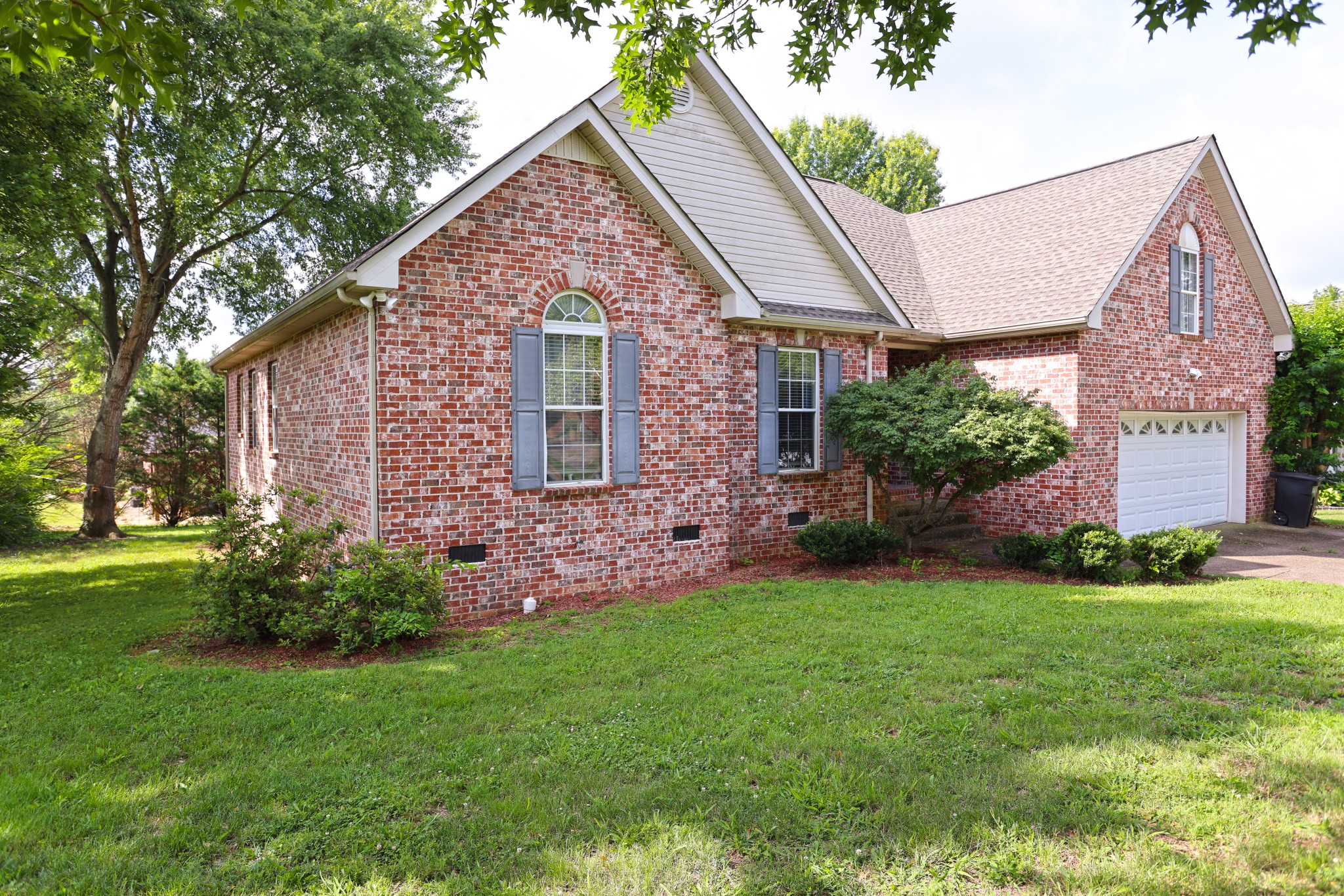 1118 Franklin Dr, Greenbrier, TN 37073