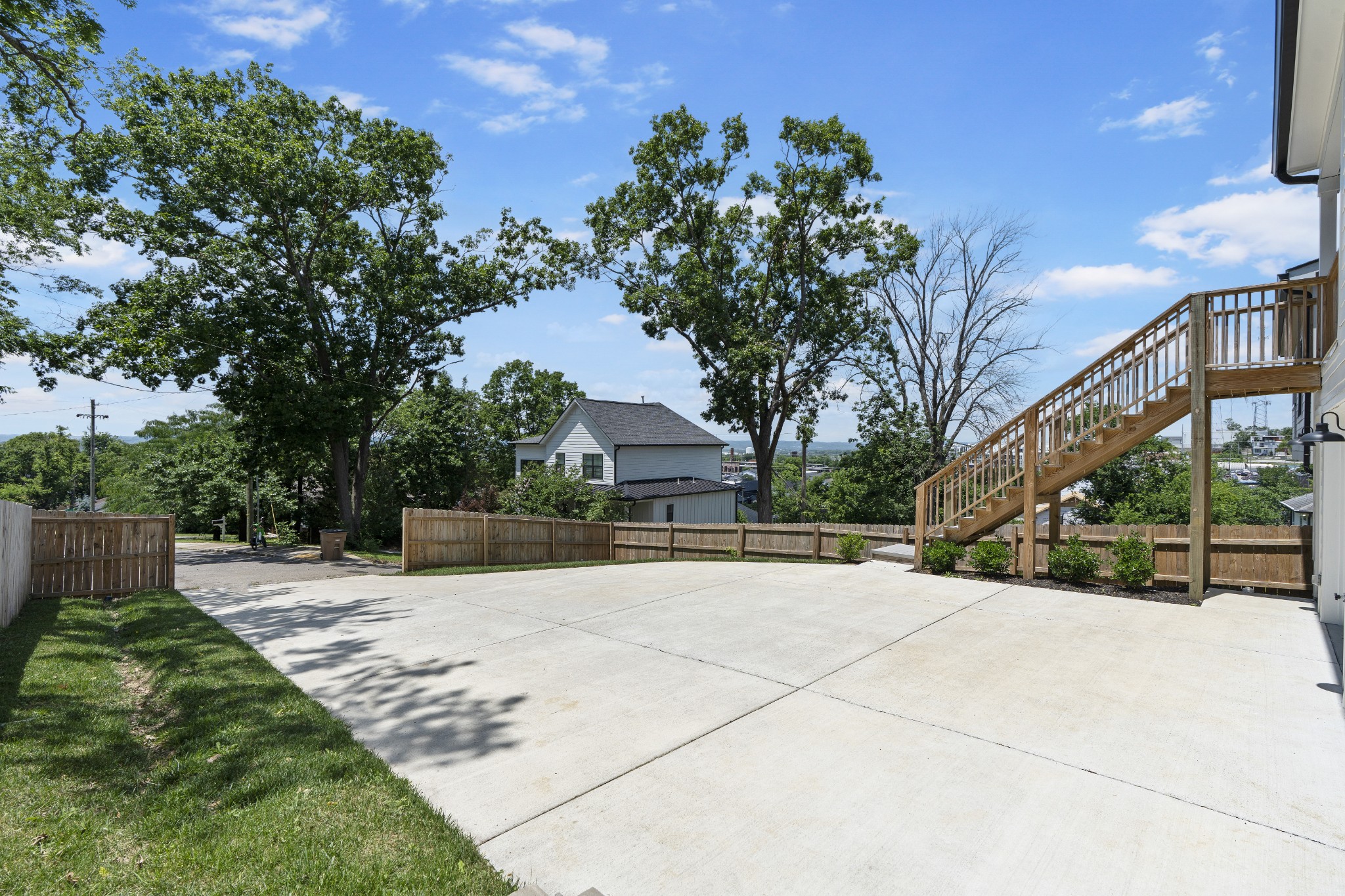 341 Chamberlin St, Nashville, TN 37209