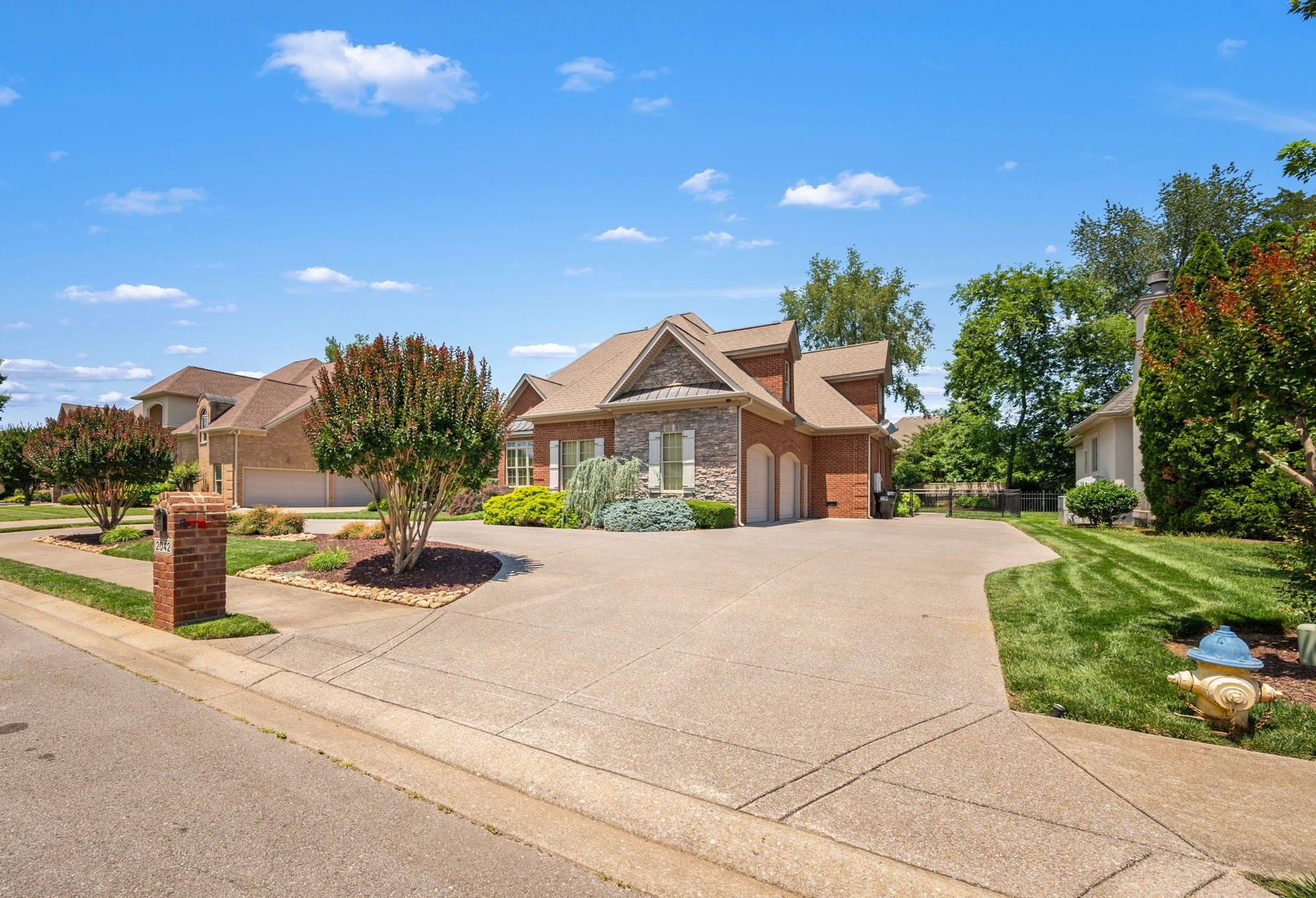 2042 Alexander Blvd, Murfreesboro, TN 37130