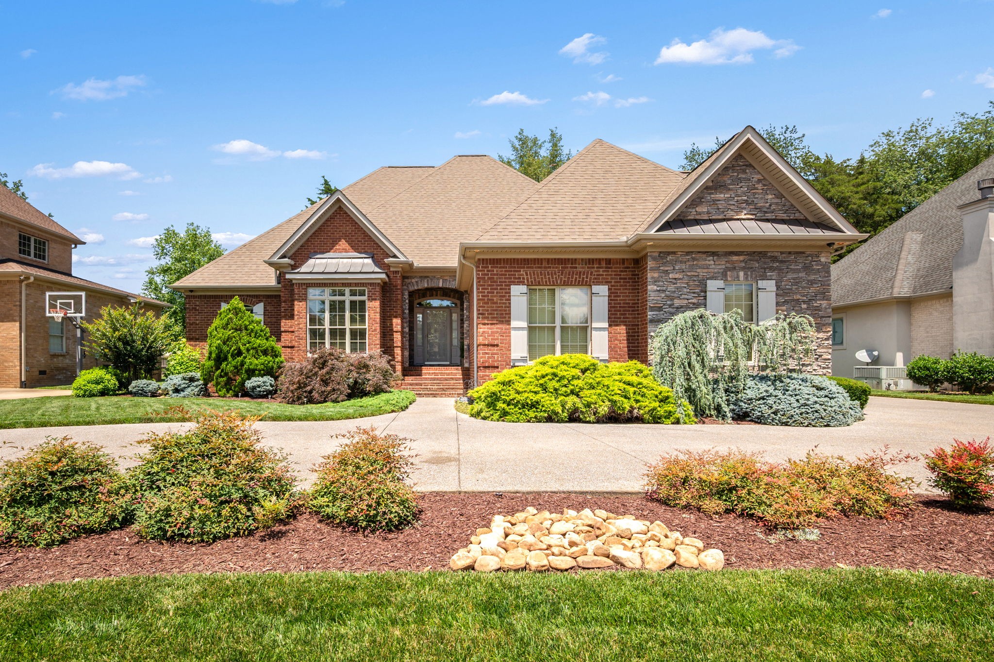 2042 Alexander Blvd, Murfreesboro, TN 37130