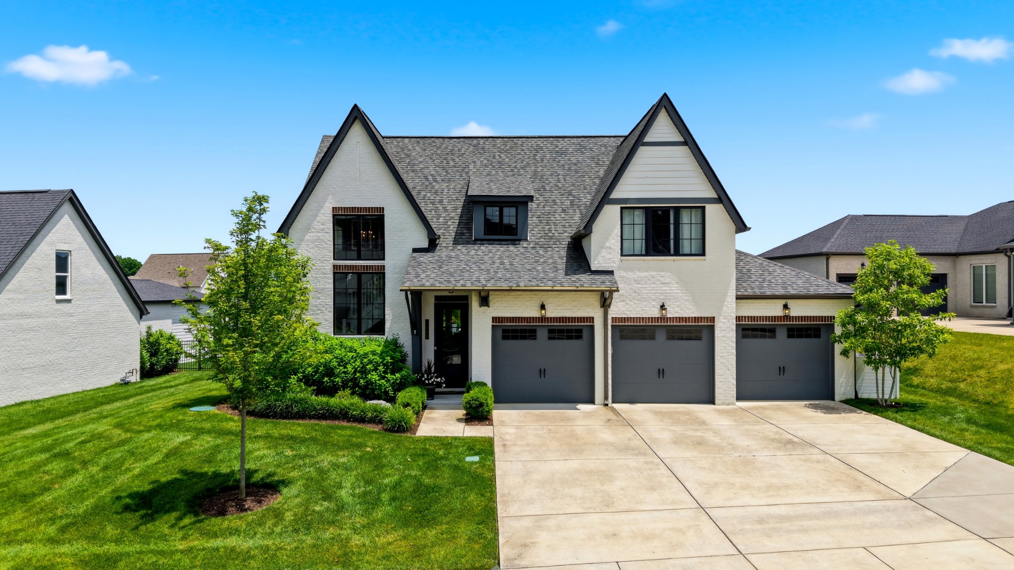7068 Balcolm Ct, College Grove, TN 37046