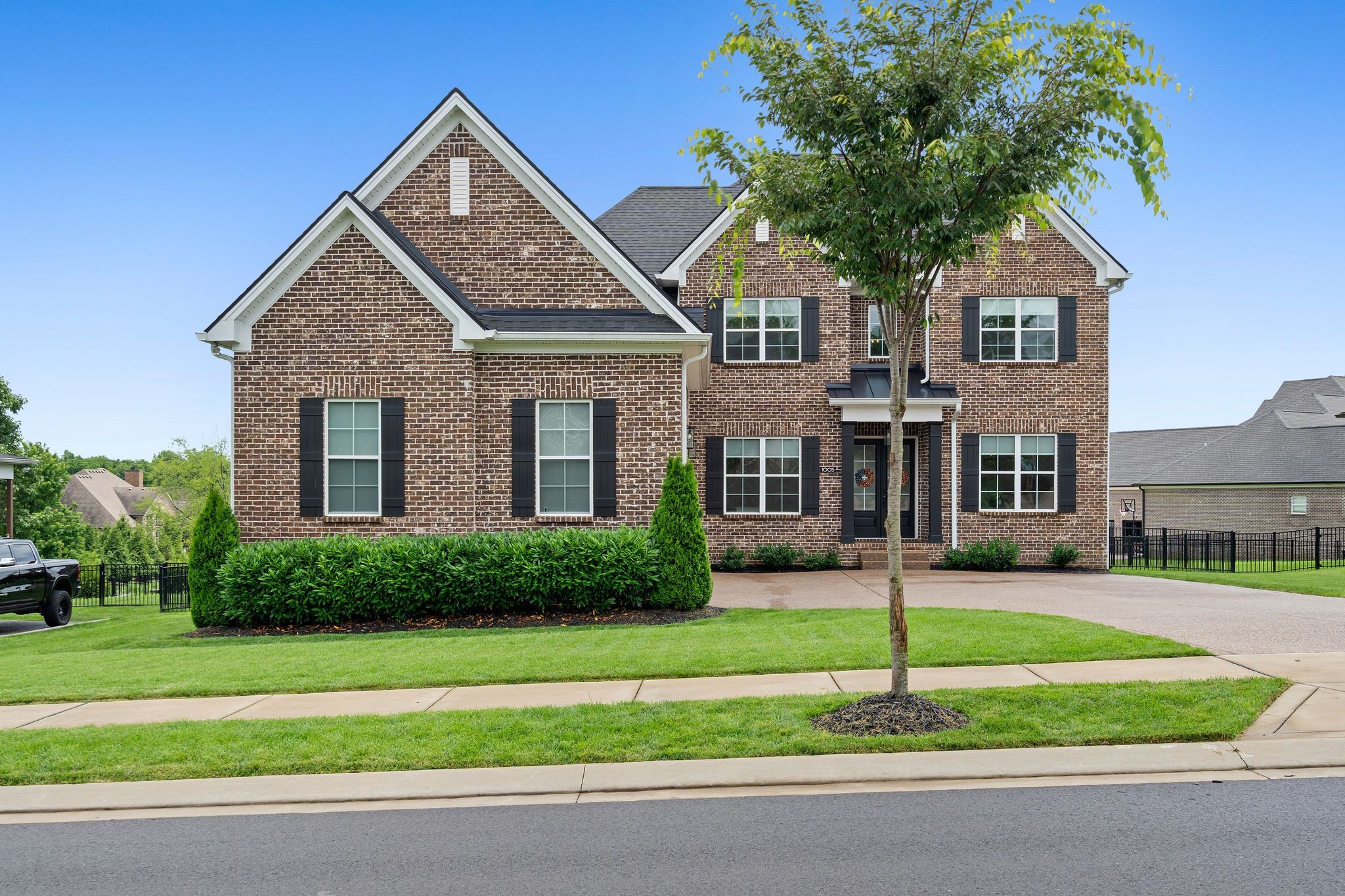 1005 Keeneland Dr, Gallatin, TN 37066