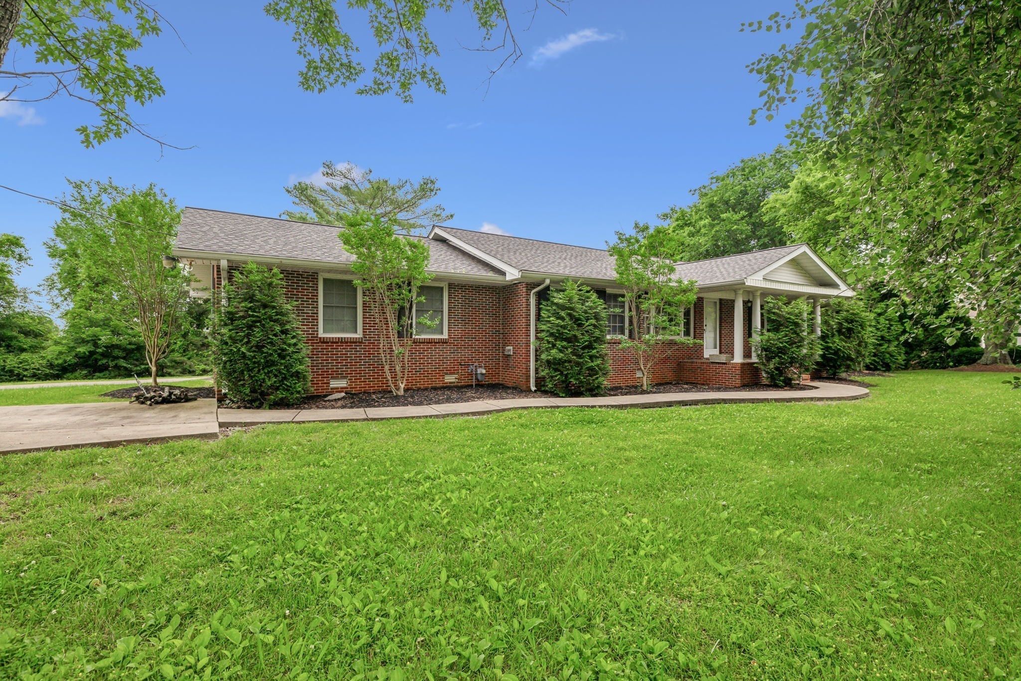 979 S Main St S, Eagleville, TN 37060