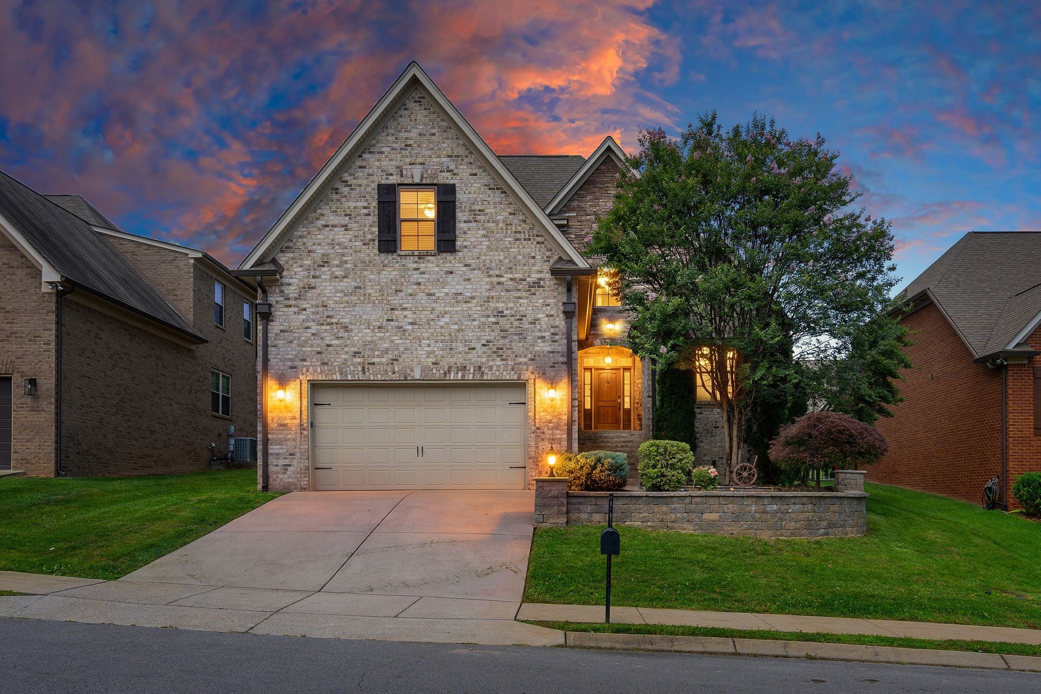 8027 Fenwick Ln, Spring Hill, TN 37174