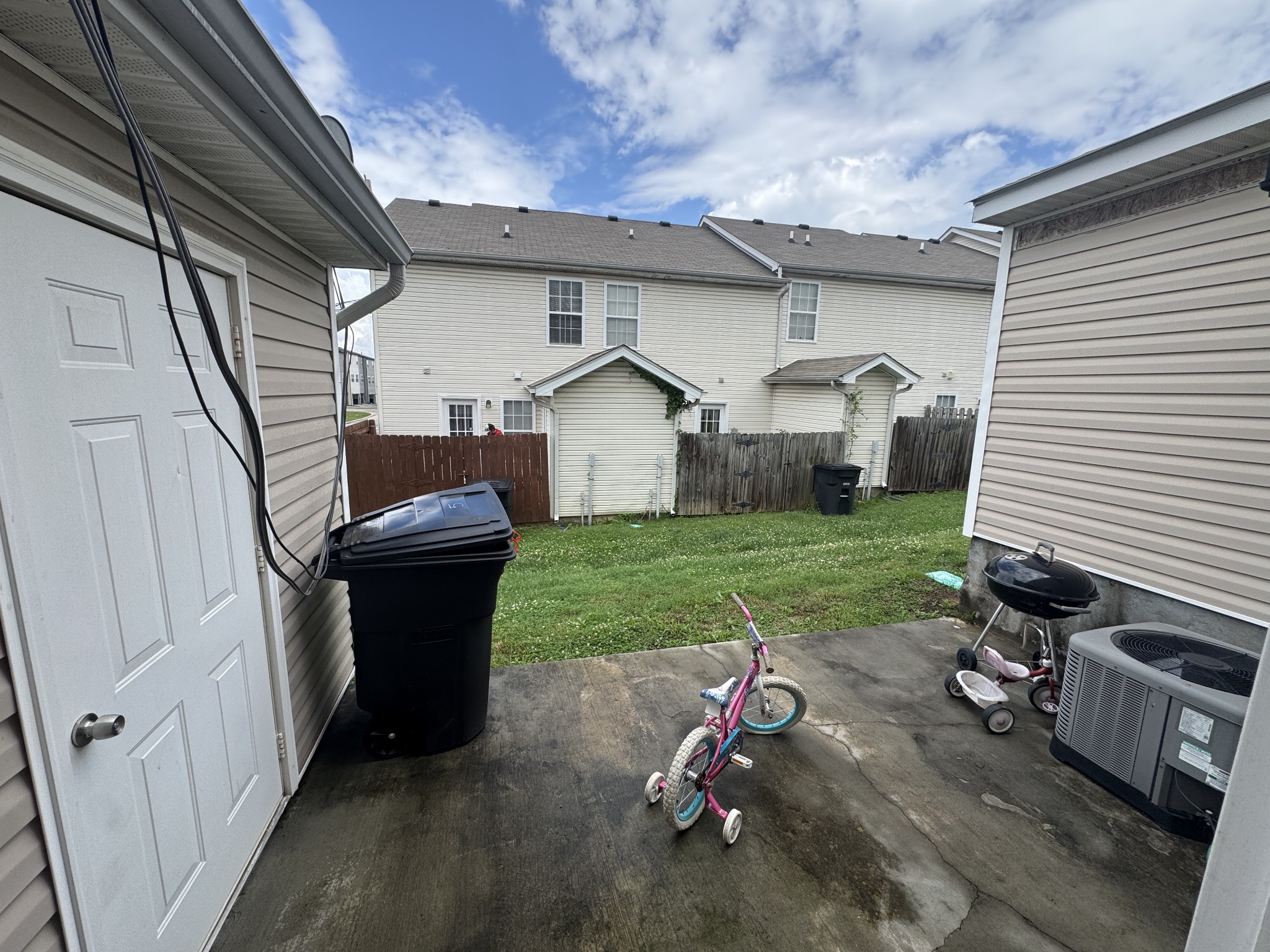 4005 Cody Dr, La Vergne, TN 37086