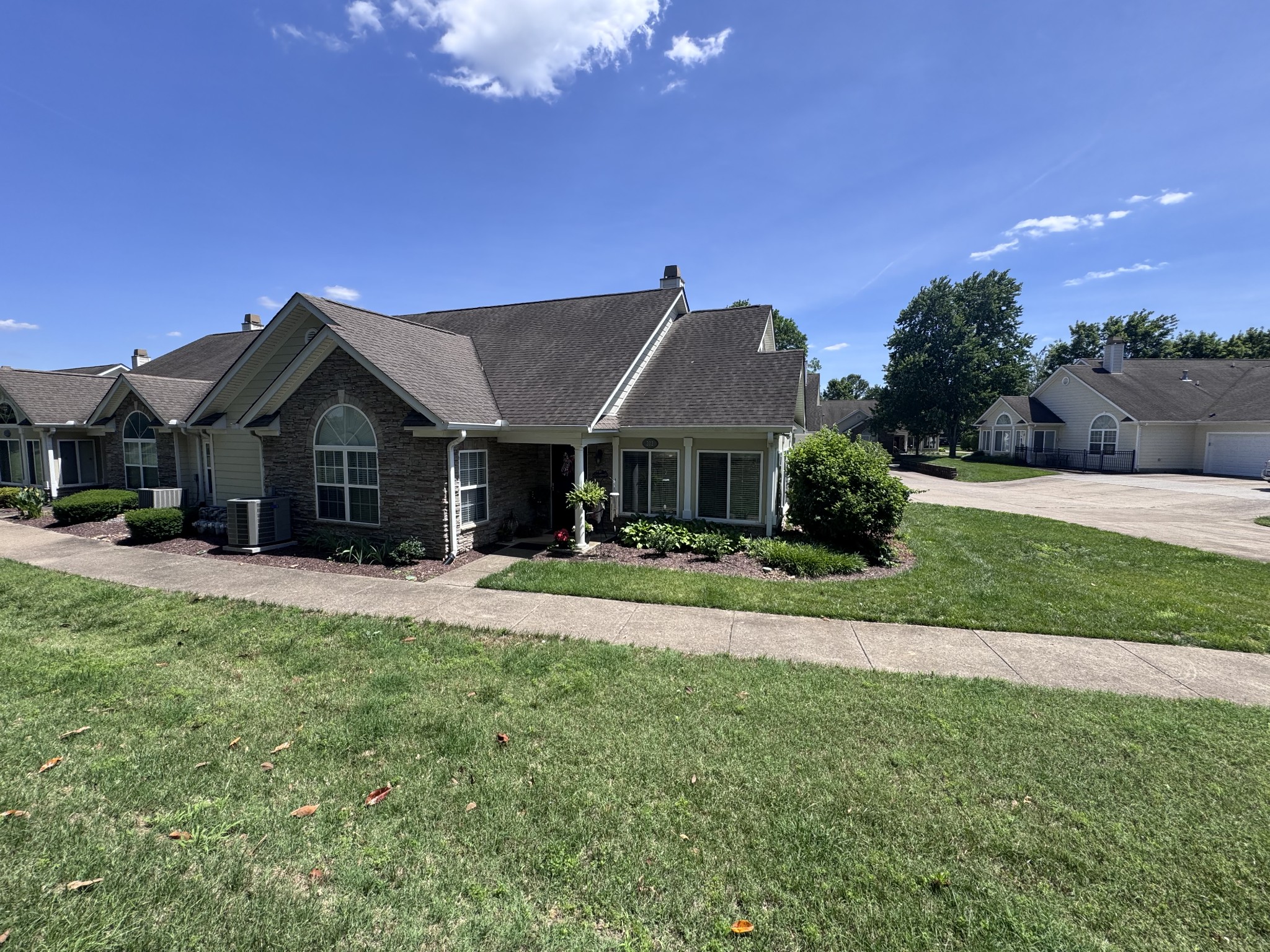 825 Browns Ln #202, Gallatin, TN 37066