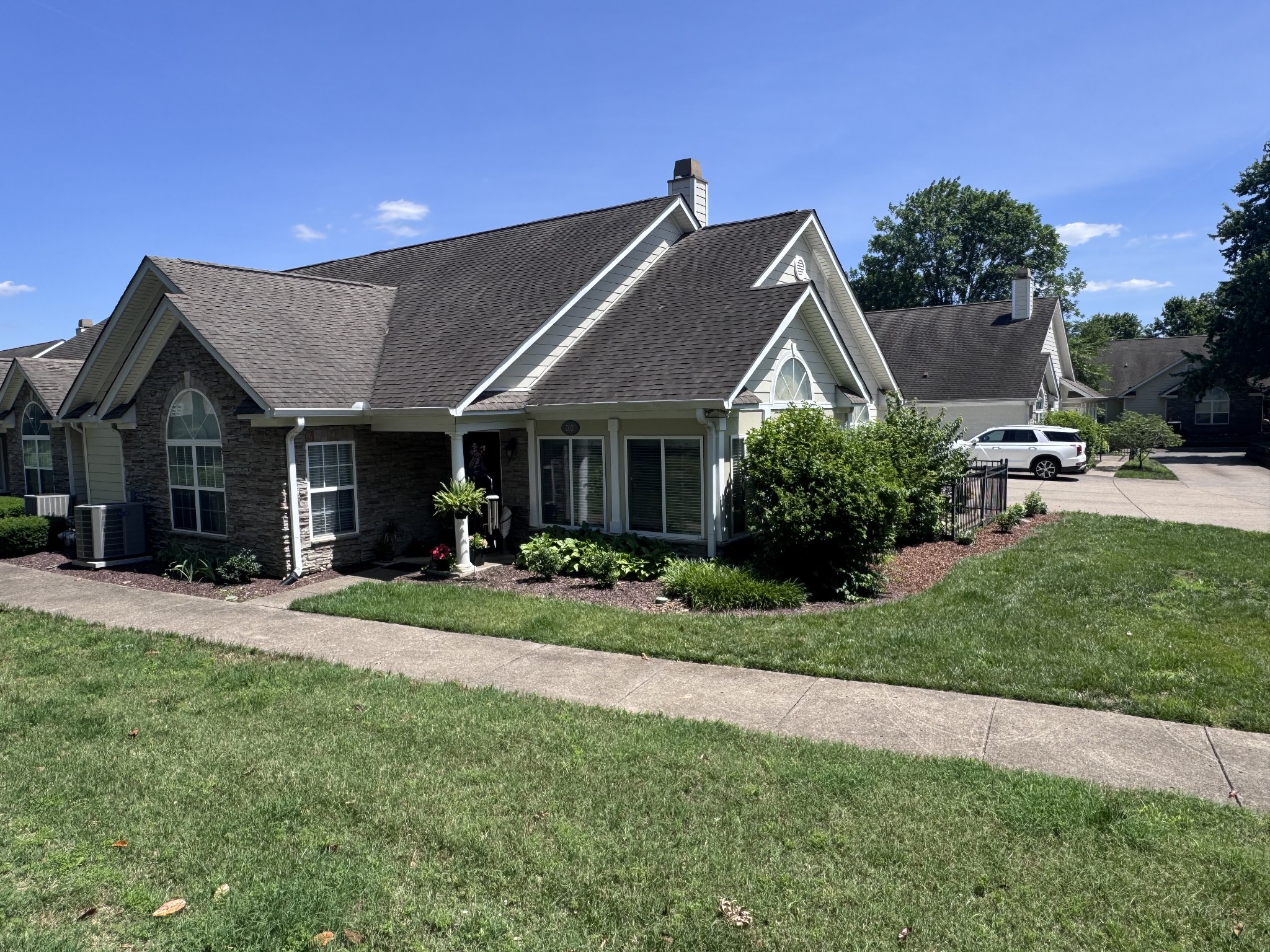 825 Browns Ln #202, Gallatin, TN 37066