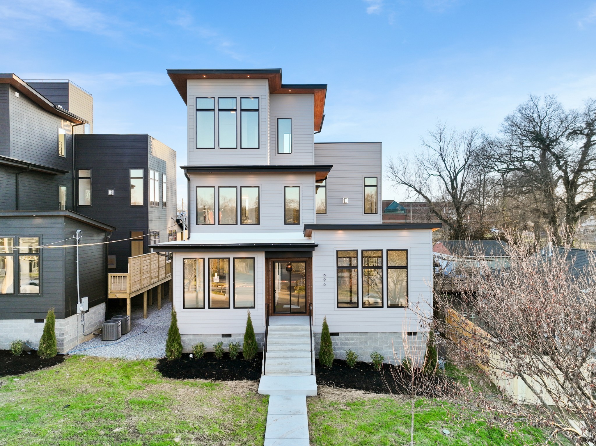 996 Douglas Ave, Nashville, TN 37206