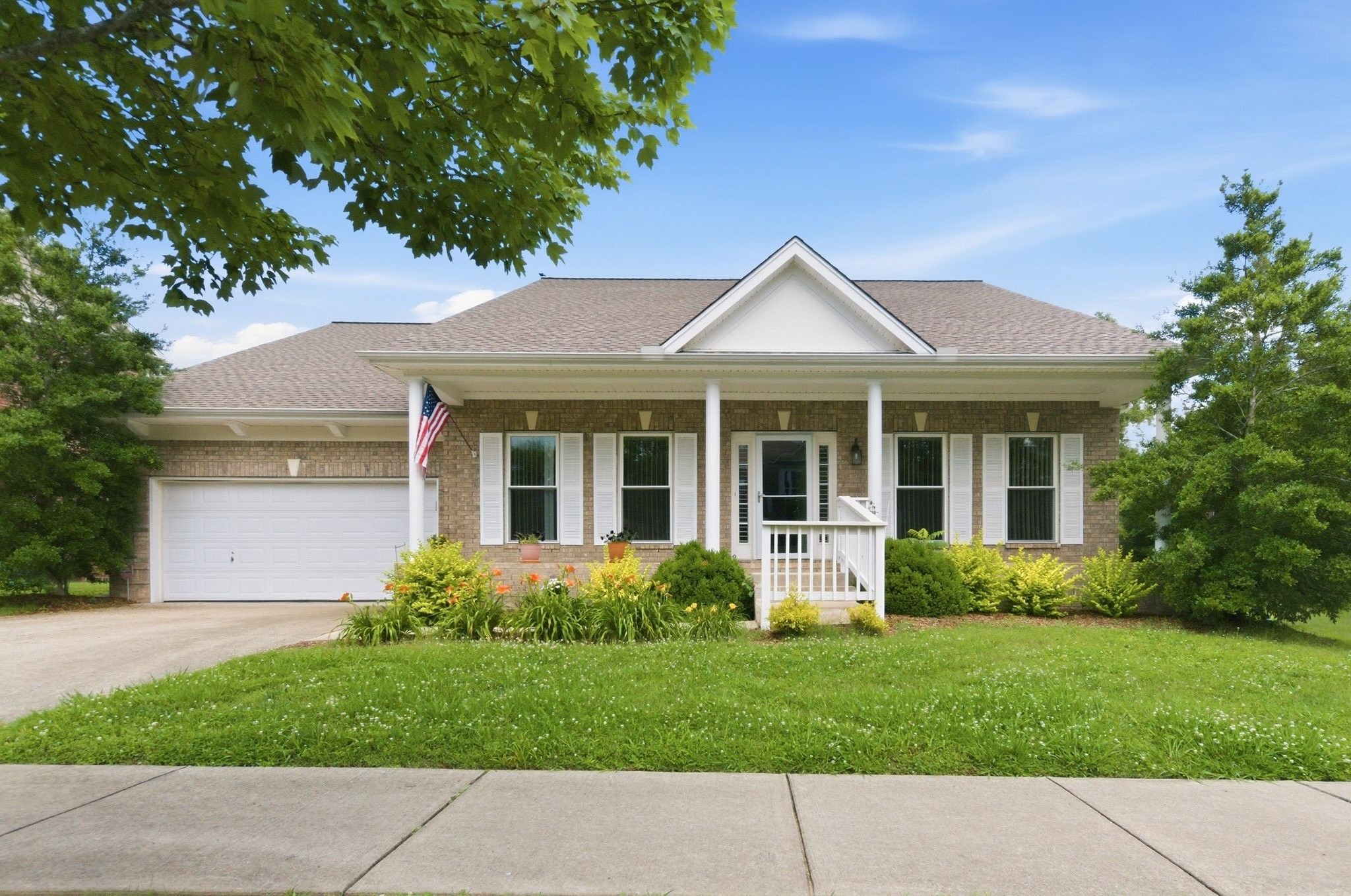 917 Falling Water Ct, Nashville, TN 37221