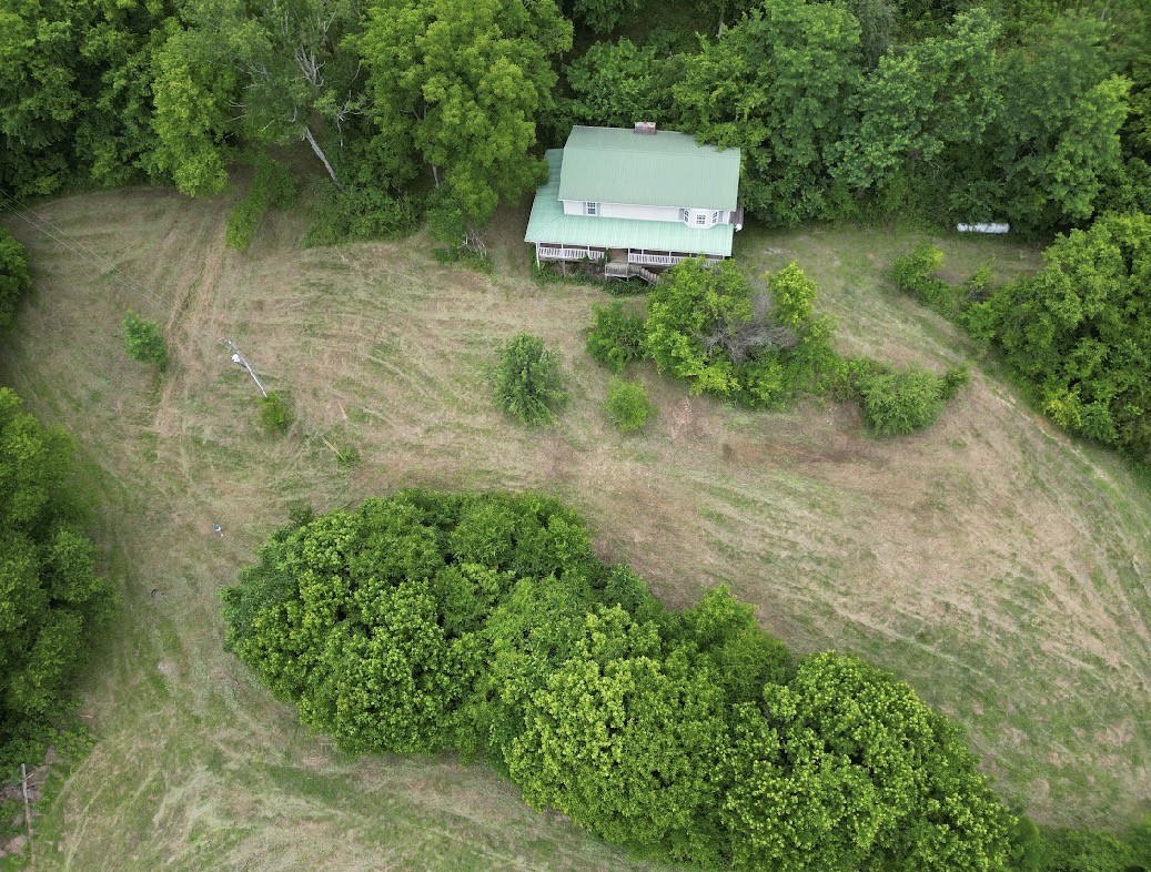 98 Hackett Valley Rd, Hickman, TN 38567