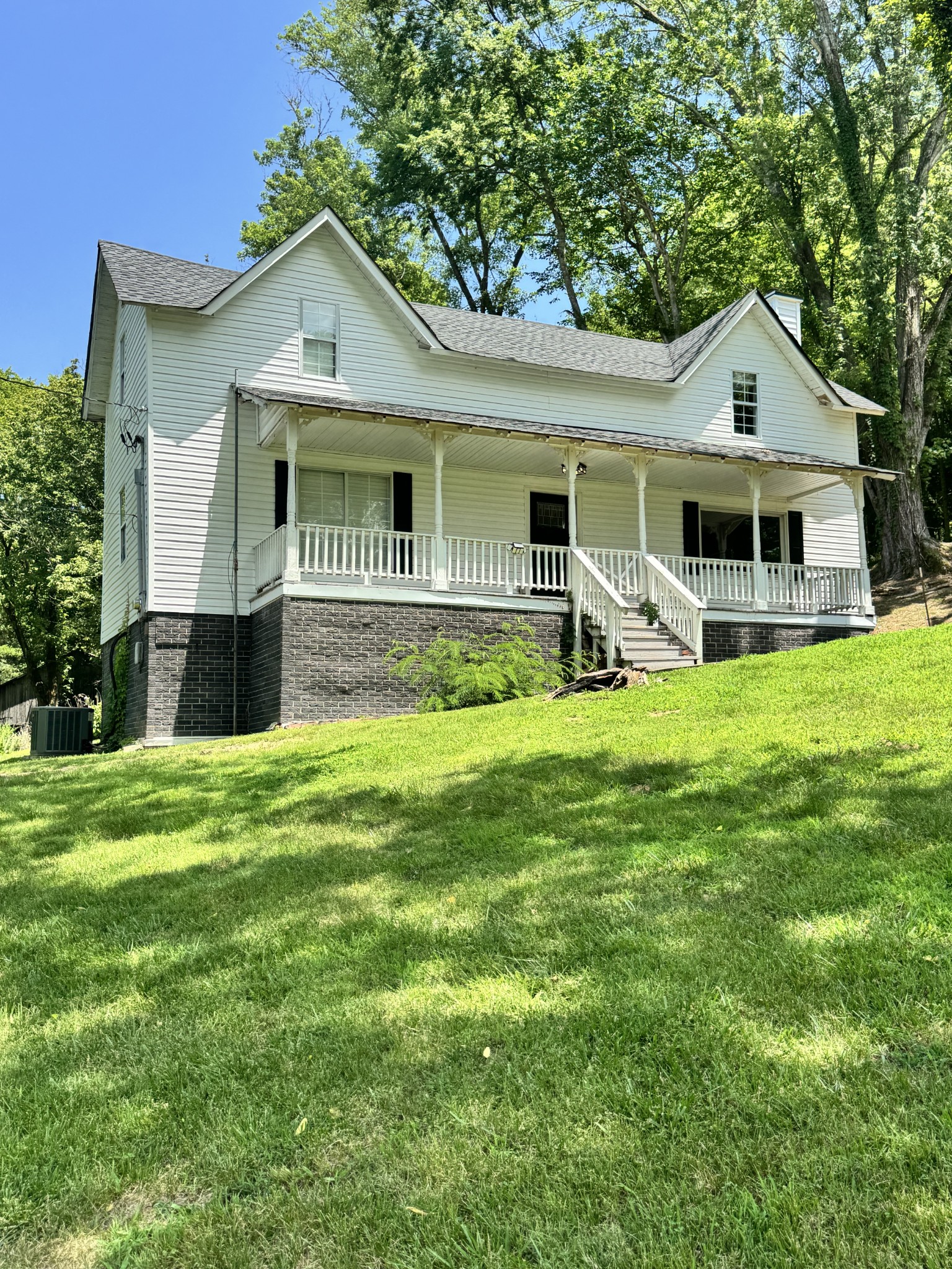 97 Mcclures Bend Ln, Carthage, TN 37030