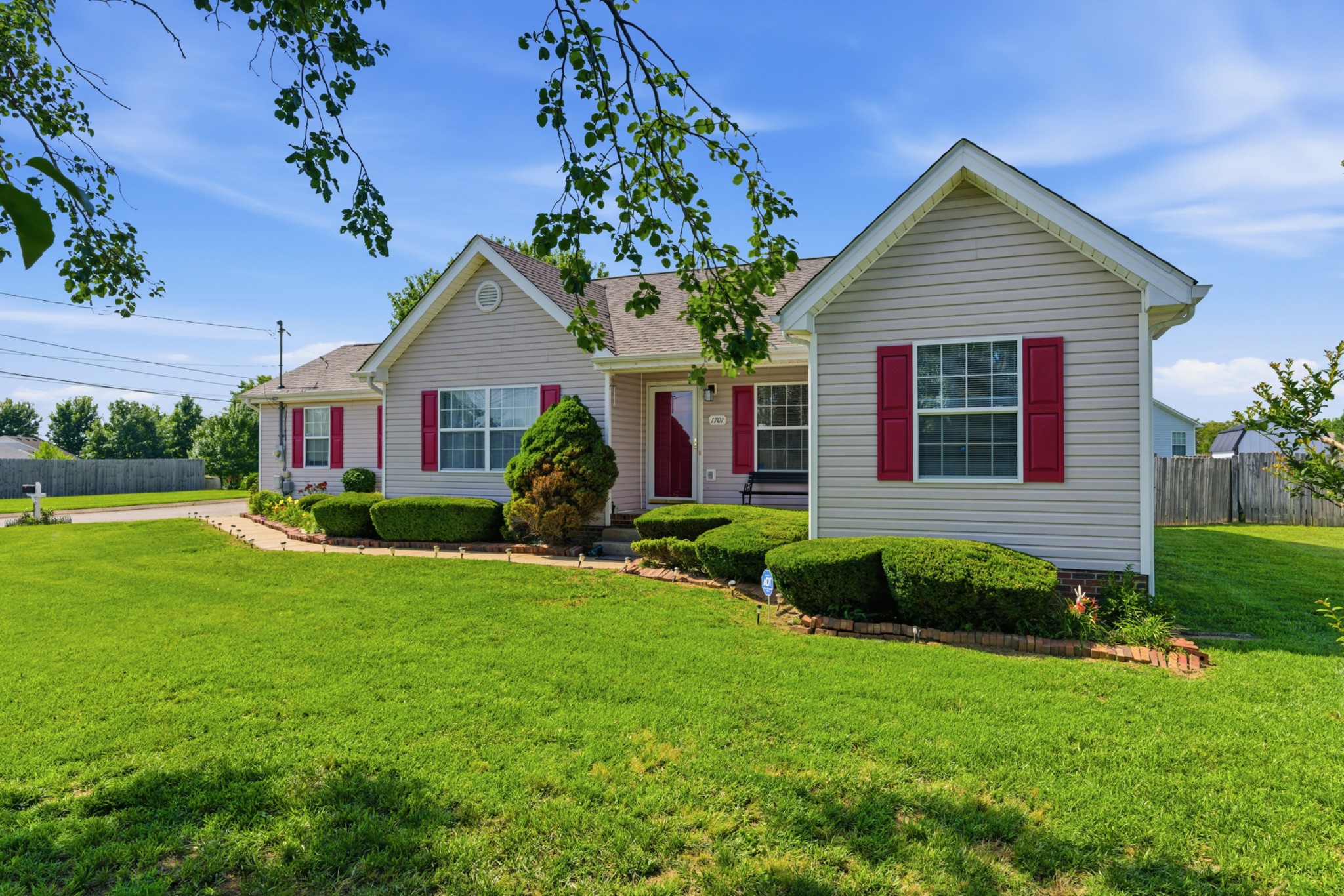 1701 Jamie Dr, Columbia, TN 38401