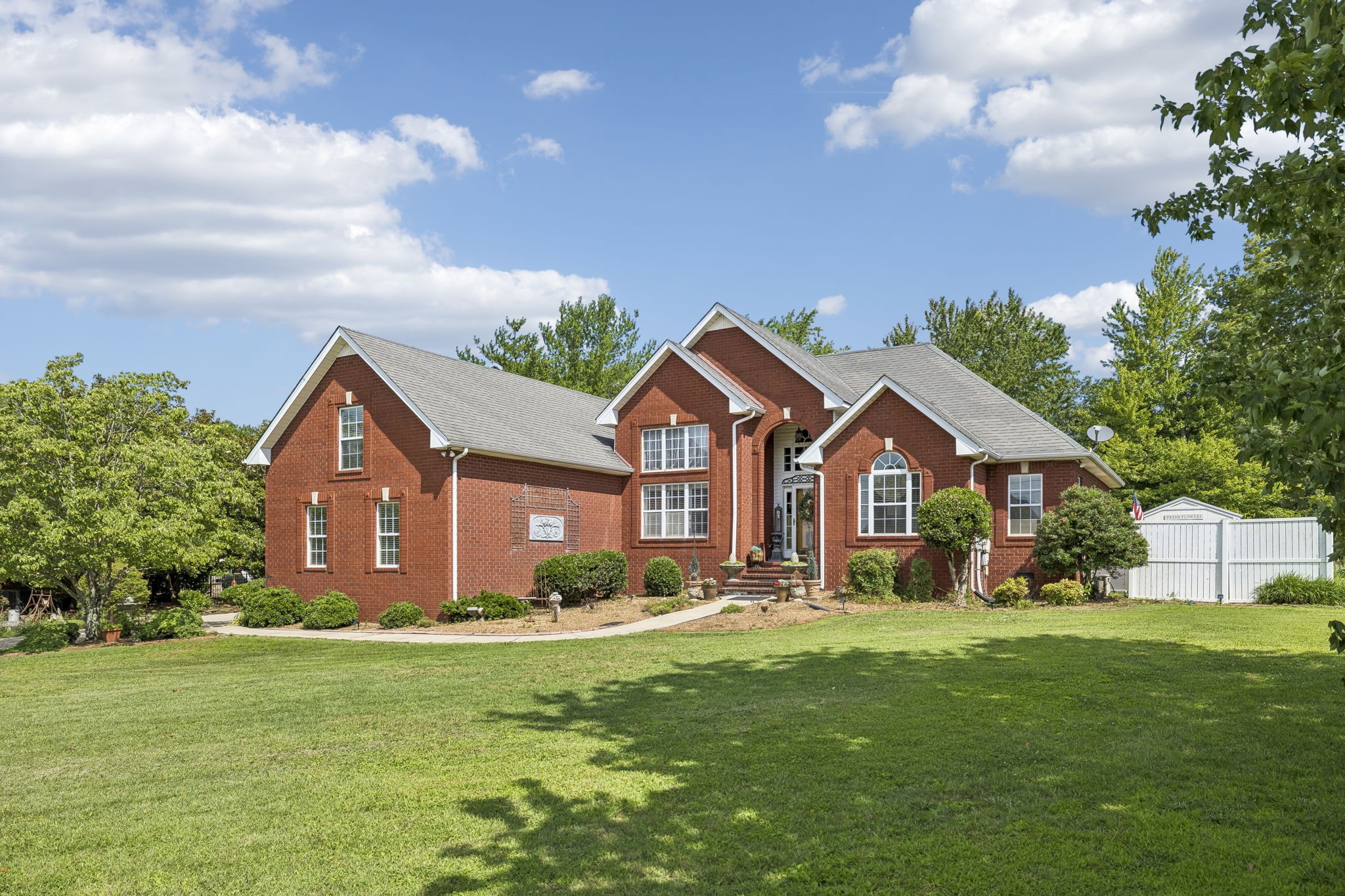 319 Cherry Ln, White House, TN 37188