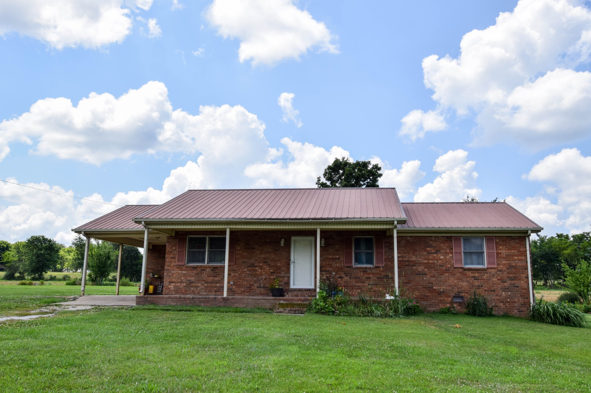 135 Old Hwy 52w, Portland, TN 37148