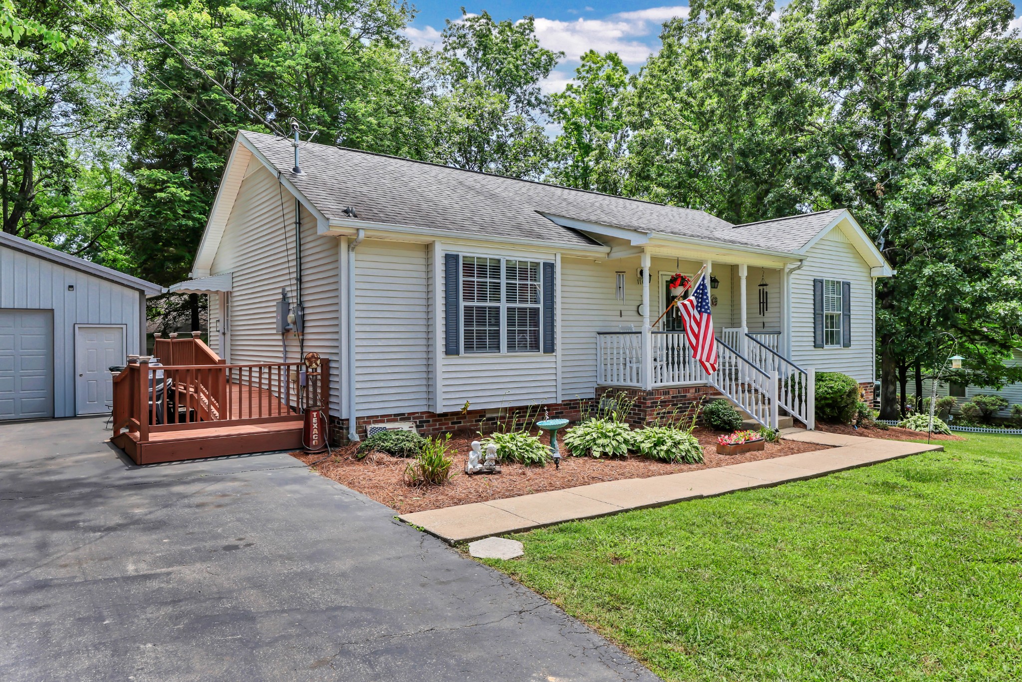 110 Acorn Dr, Dickson, TN 37055