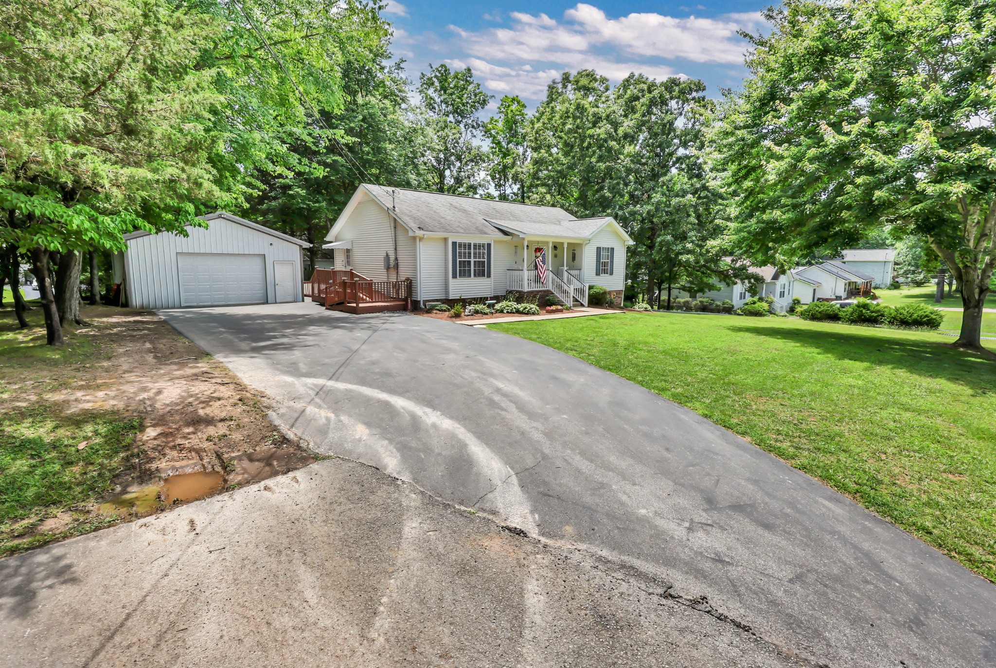 110 Acorn Dr, Dickson, TN 37055