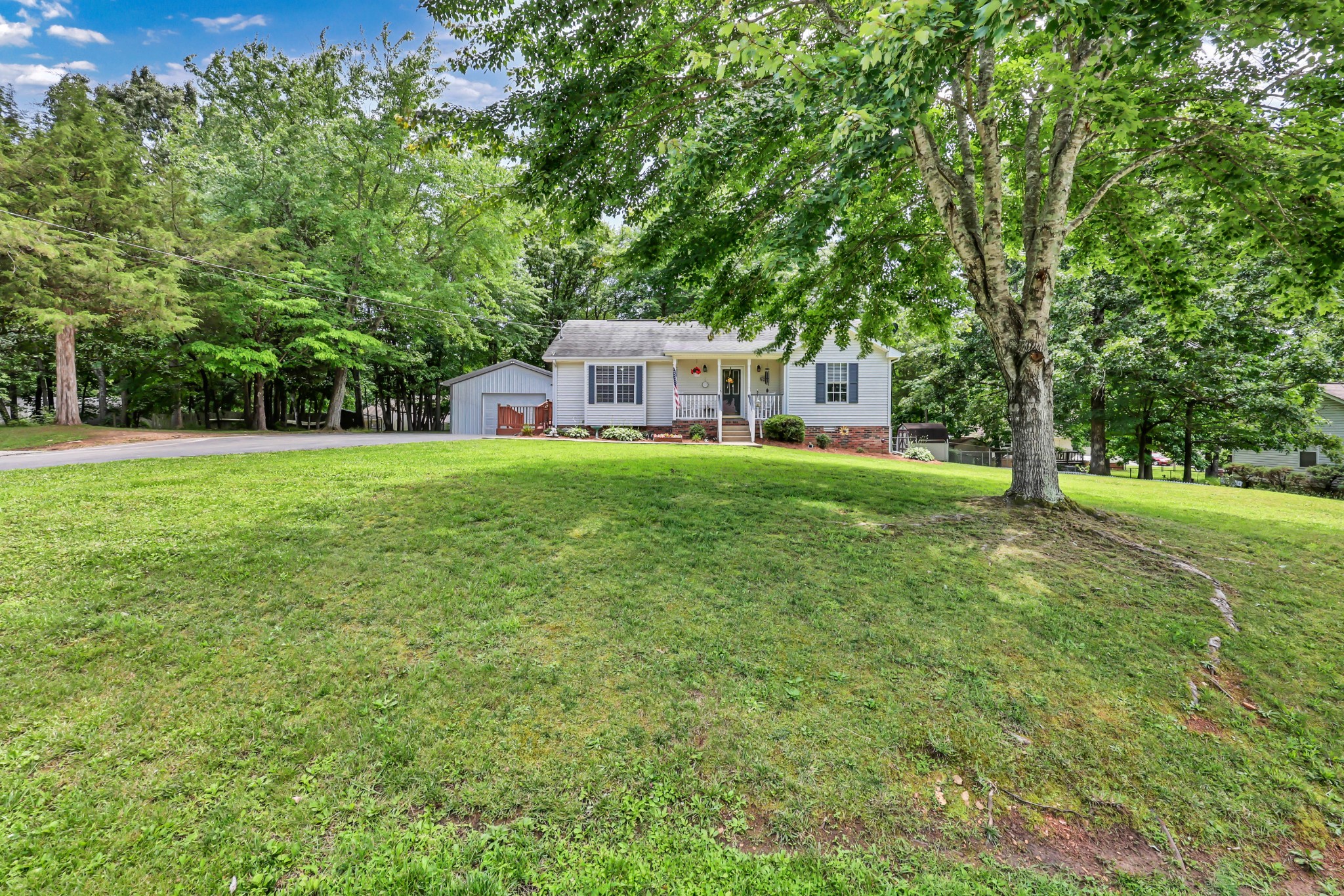110 Acorn Dr, Dickson, TN 37055