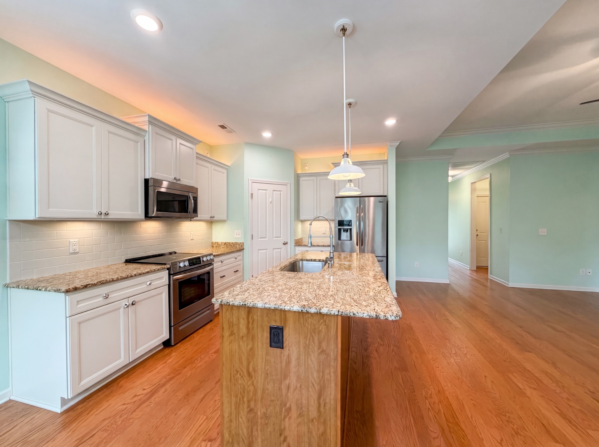 2530 Walpole Ln, Columbia, TN 38401
