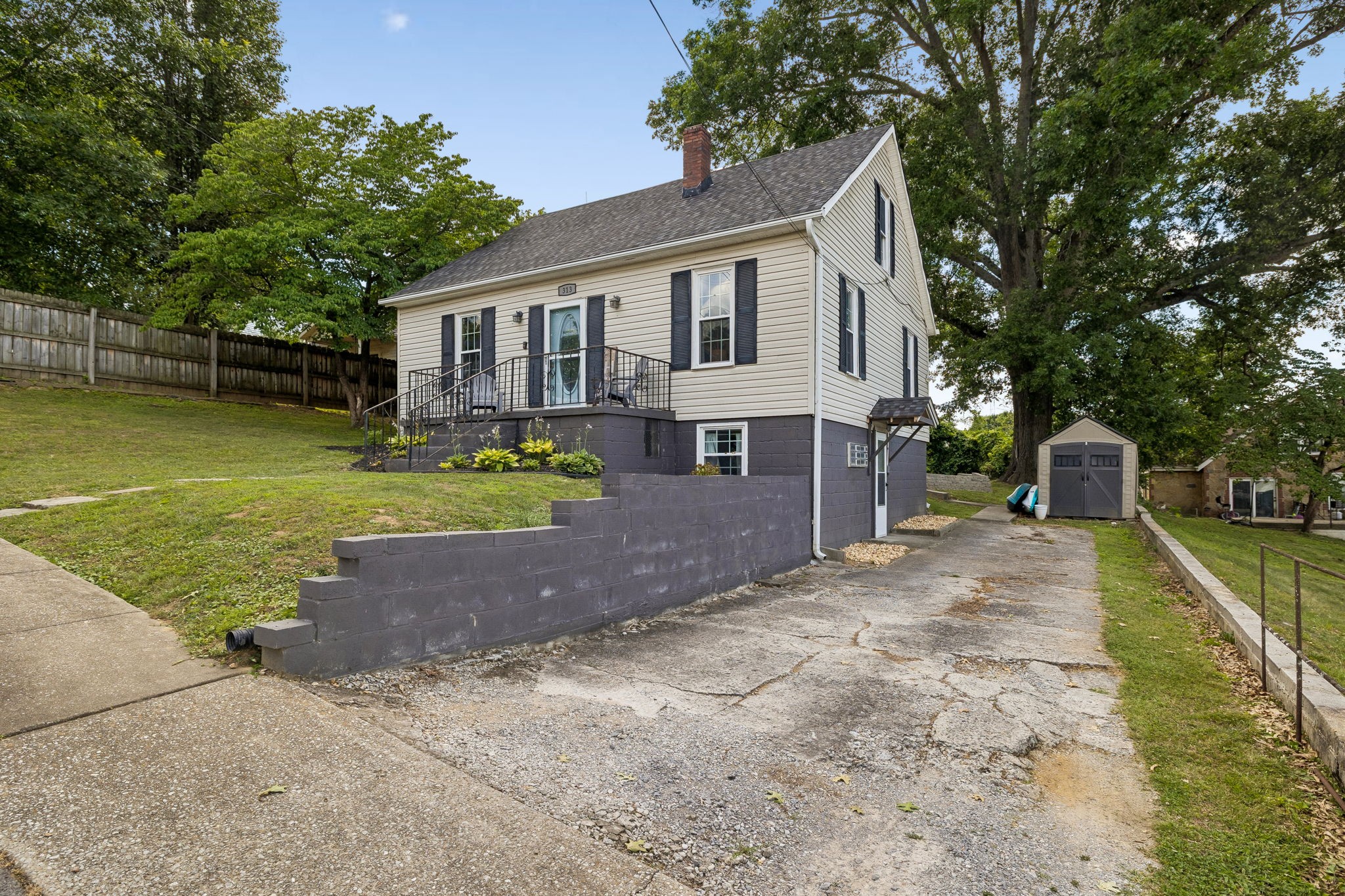 313 Cullum St, Carthage, TN 37030